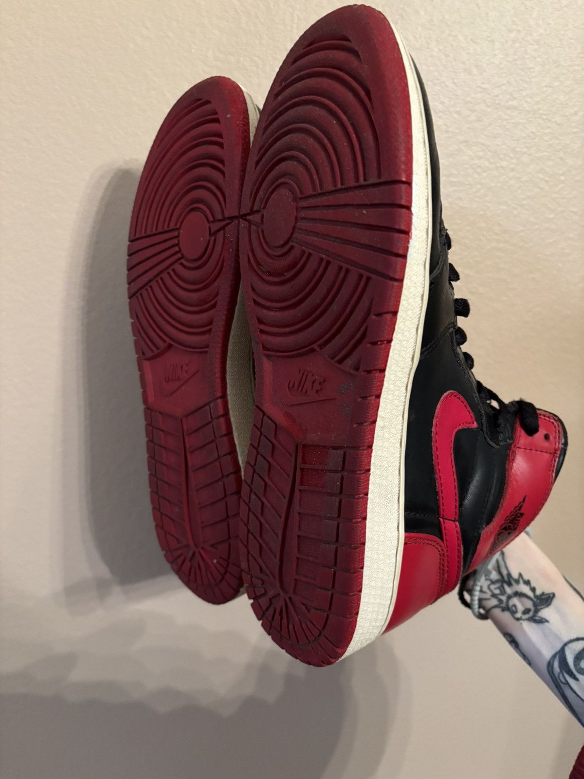 Jordan Brand × Nike × Vintage Air Jordan 1 High Retro GS ‘Chicago Bulls’ 2009 Size US 6 / EU 39 - 5 Thumbnail