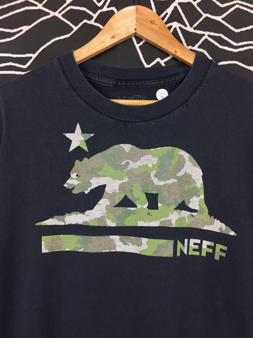 NEFF × Vintage NEFF Camo California Republic Bear Flag Logo Skate Tee Size US XL / EU 56 / 4 - 3 Thumbnail