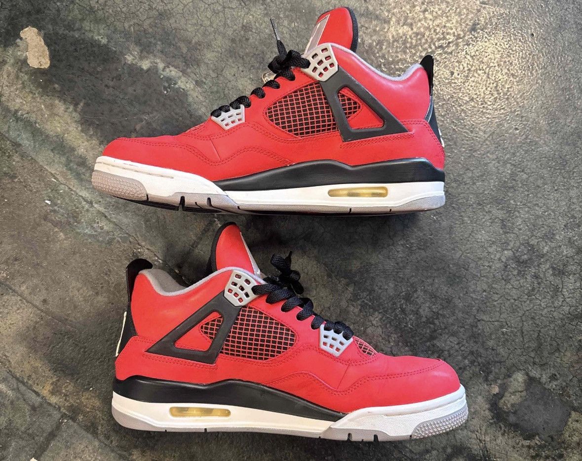 Jordan Brand Jordan 4 Toro Bravo Size US 10 / EU 43 - 2 Thumbnail