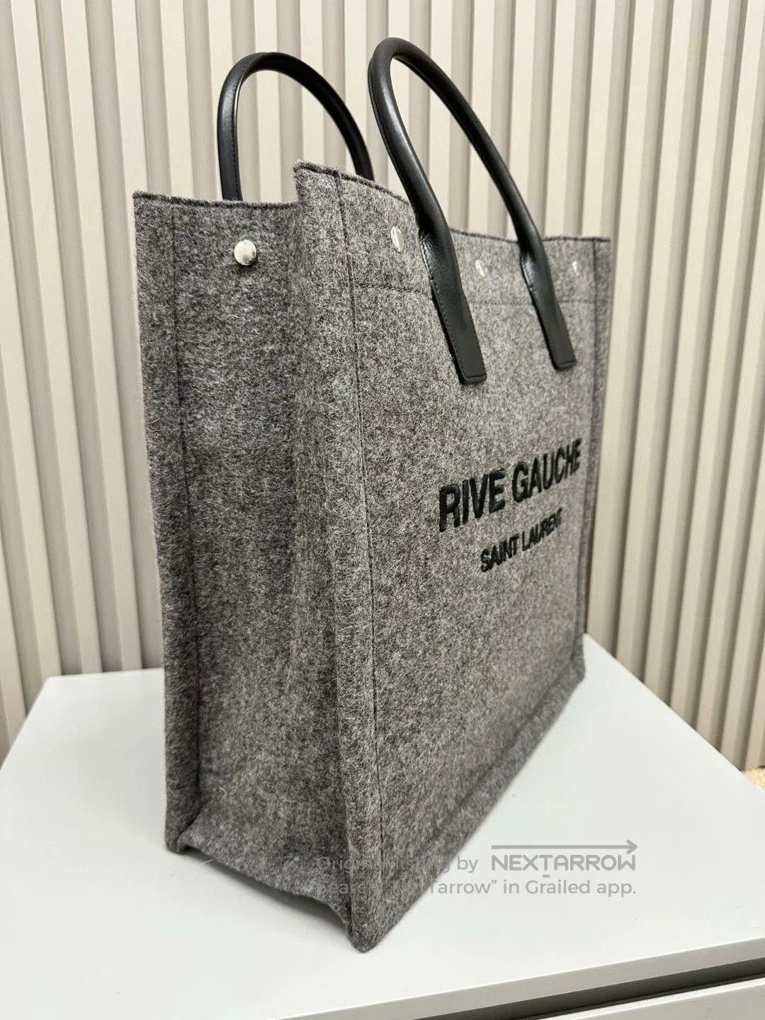 Yves Saint Laurent YSL Gray Tote Handbag. Size ONE SIZE - 3 Thumbnail