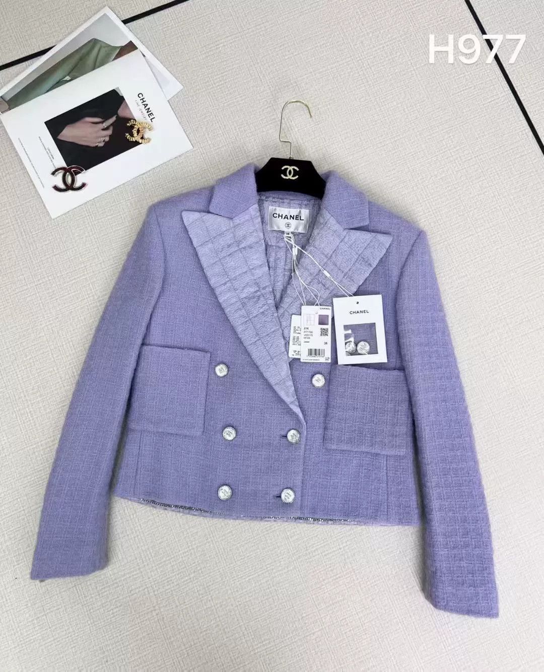 Chanel CHANEL Purple Collar Short Jacket Size US M / EU 48-50 / 2 - 1 Thumbnail