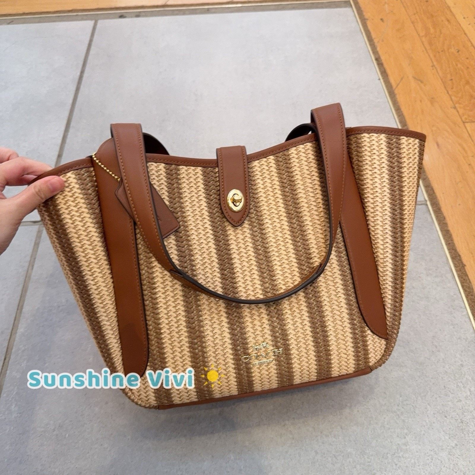 NWT Coach Hadley Turnlock Tote Bag Cbg92 Gold/redwood Multi in Brown, Women's
