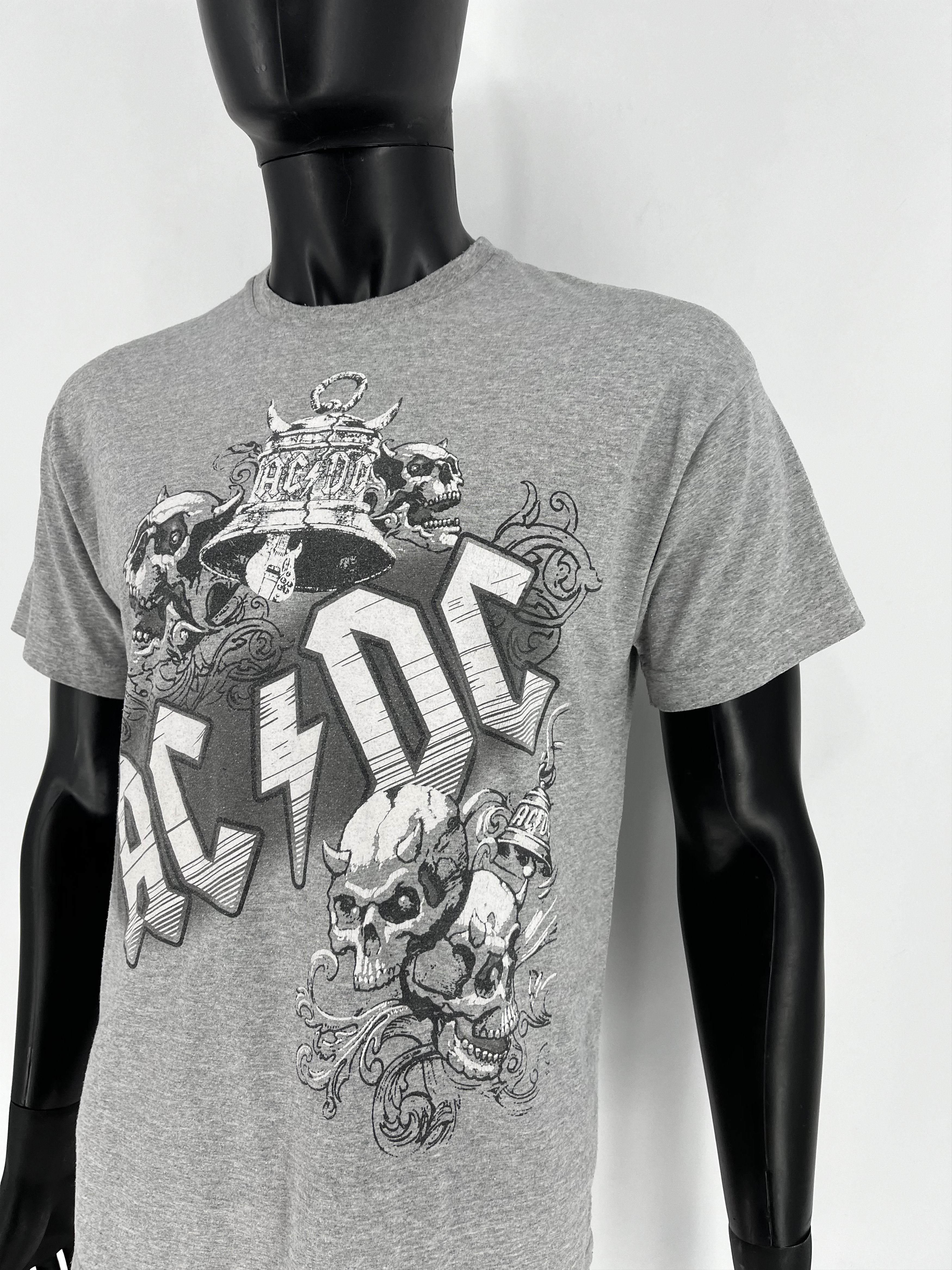 Band Tees Vintage Y2K AC/DC ACDC Big Logo High Voltage Band Tee Size US M / EU 48-50 / 2 - 8 Thumbnail