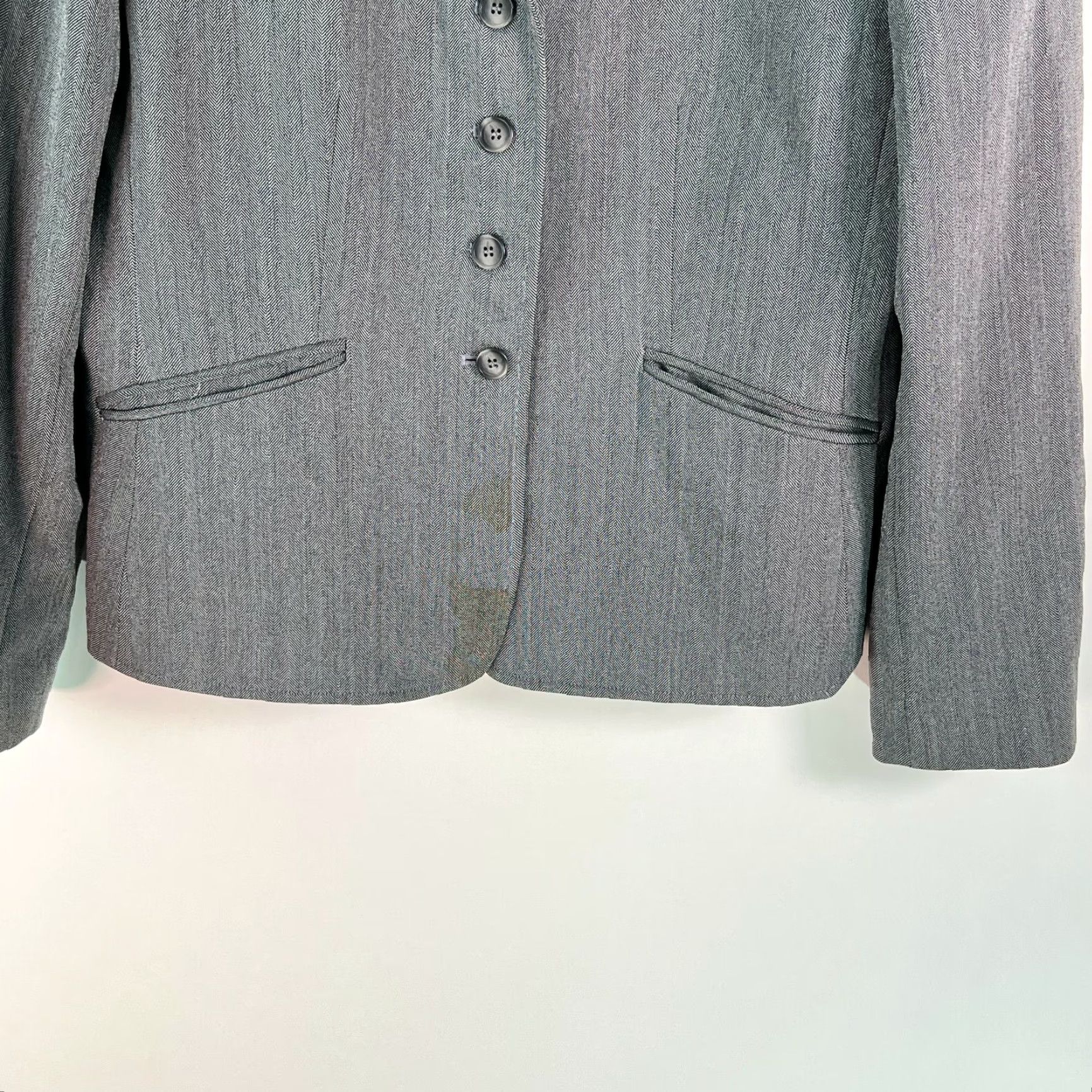 Vintage Tahari Women's Blazer Jacket Gray Herringbone Notch Lapel 4-Button 12 Formal Business Size XL / US 12-14 / IT 48-50 - 4 Thumbnail