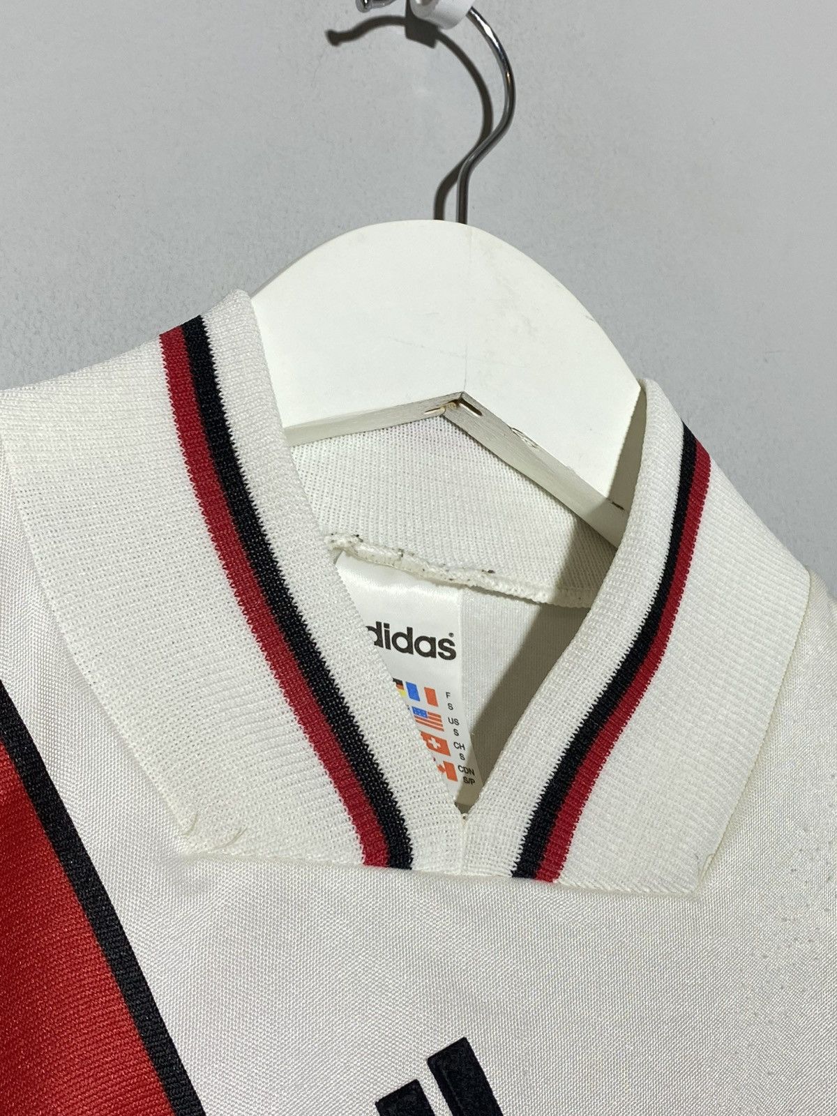 Adidas Vintage Adidas VfB Stuttgart 1994/95 Home Jersey #10 Balakov Size US S / EU 44-46 / 1 - 9 Thumbnail