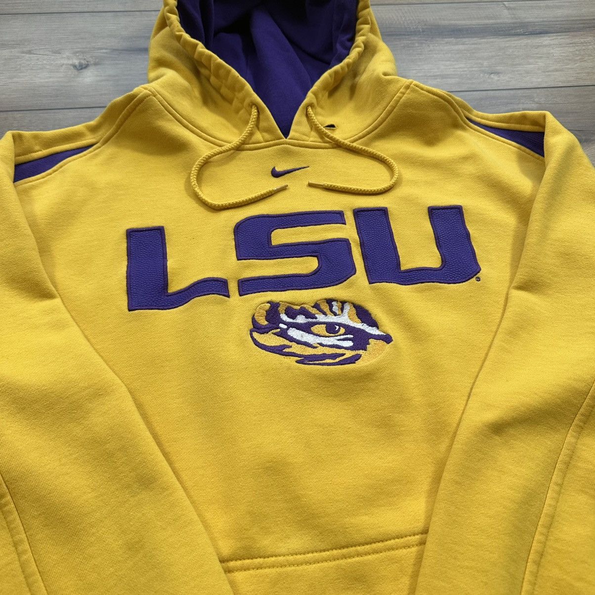 Nike Vintage 2000s Nike Team LSU Center Swoosh Pullover Hoodie Size US XL / EU 56 / 4 - 5 Thumbnail