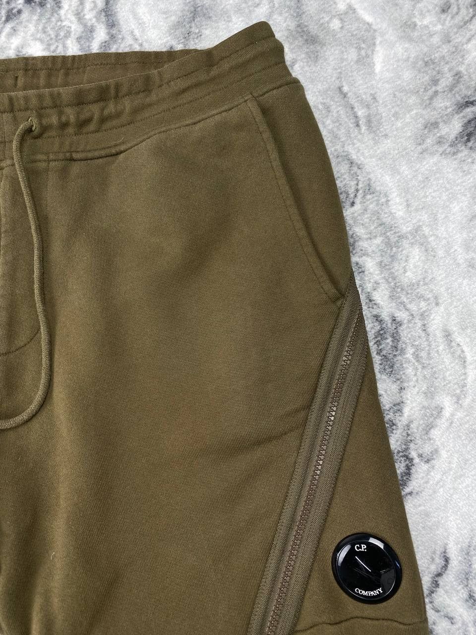 C.P. Company CP Company Diagonal Raised Fleece Lens Pocket Sweatpants Size US 36 / EU 52 - 3 Thumbnail