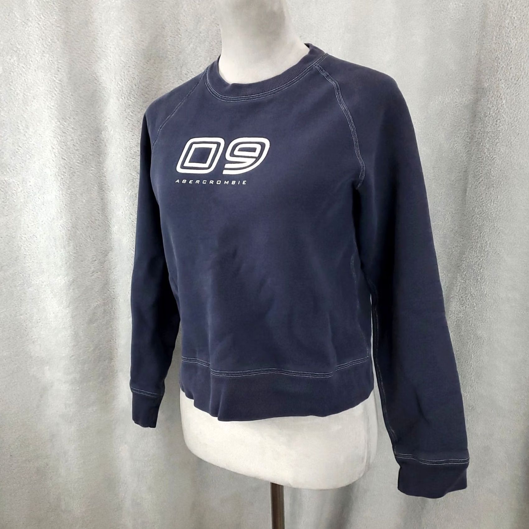 Abercrombie & Fitch VINTAGE Abercrombie & Fitch Sweater Sweatshirt Womens S Navy 90s Logo Crew Neck Pullover Size S / US 4 / IT 40 - 2 Thumbnail