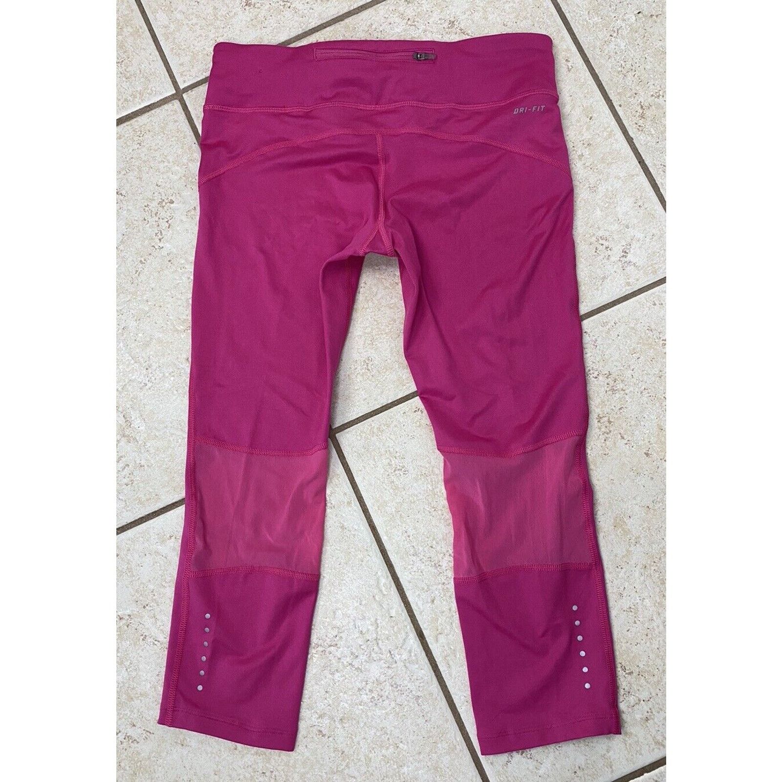 Nike Nike Dri-Fit M Pink Capri Cropped Running Leggings Barbie Size 29" - 4 Thumbnail
