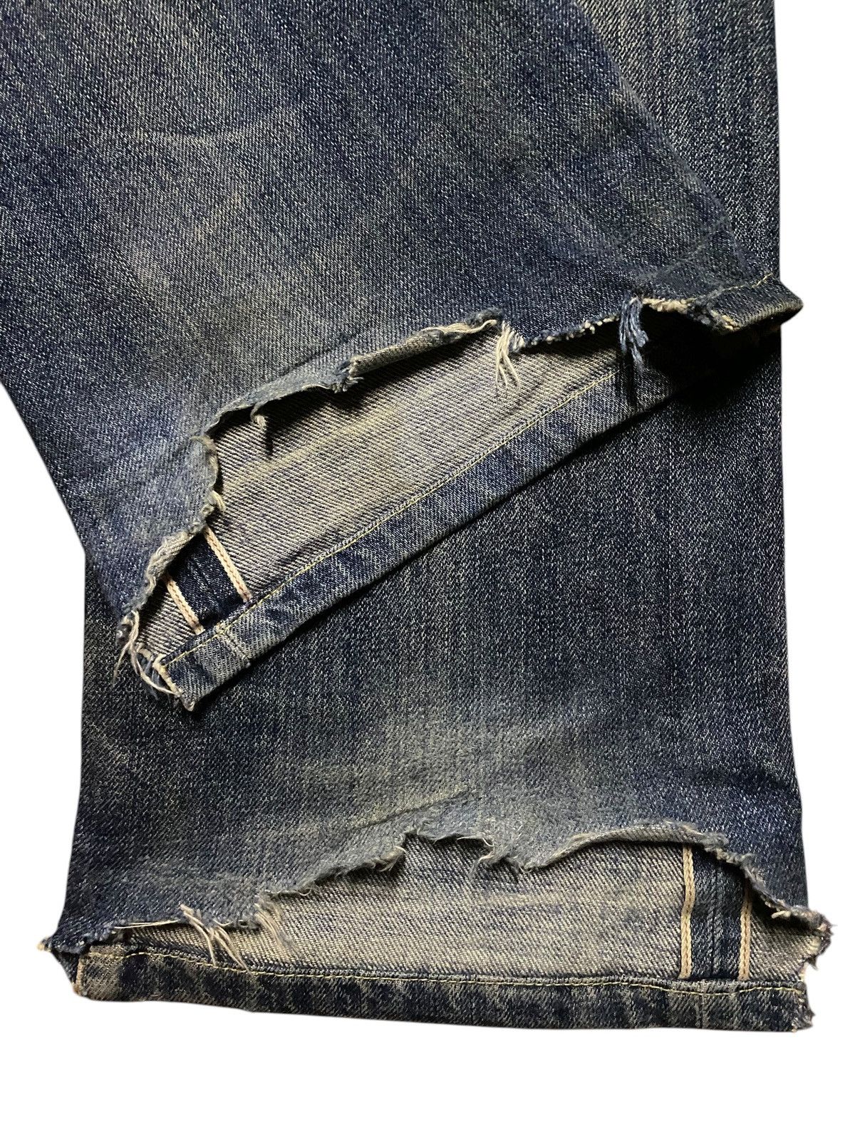 Japanese Brand Vintage Japanese Brand Uniqlo Selvedge Distressed Jeans Size US 34 / EU 50 - 13 Thumbnail