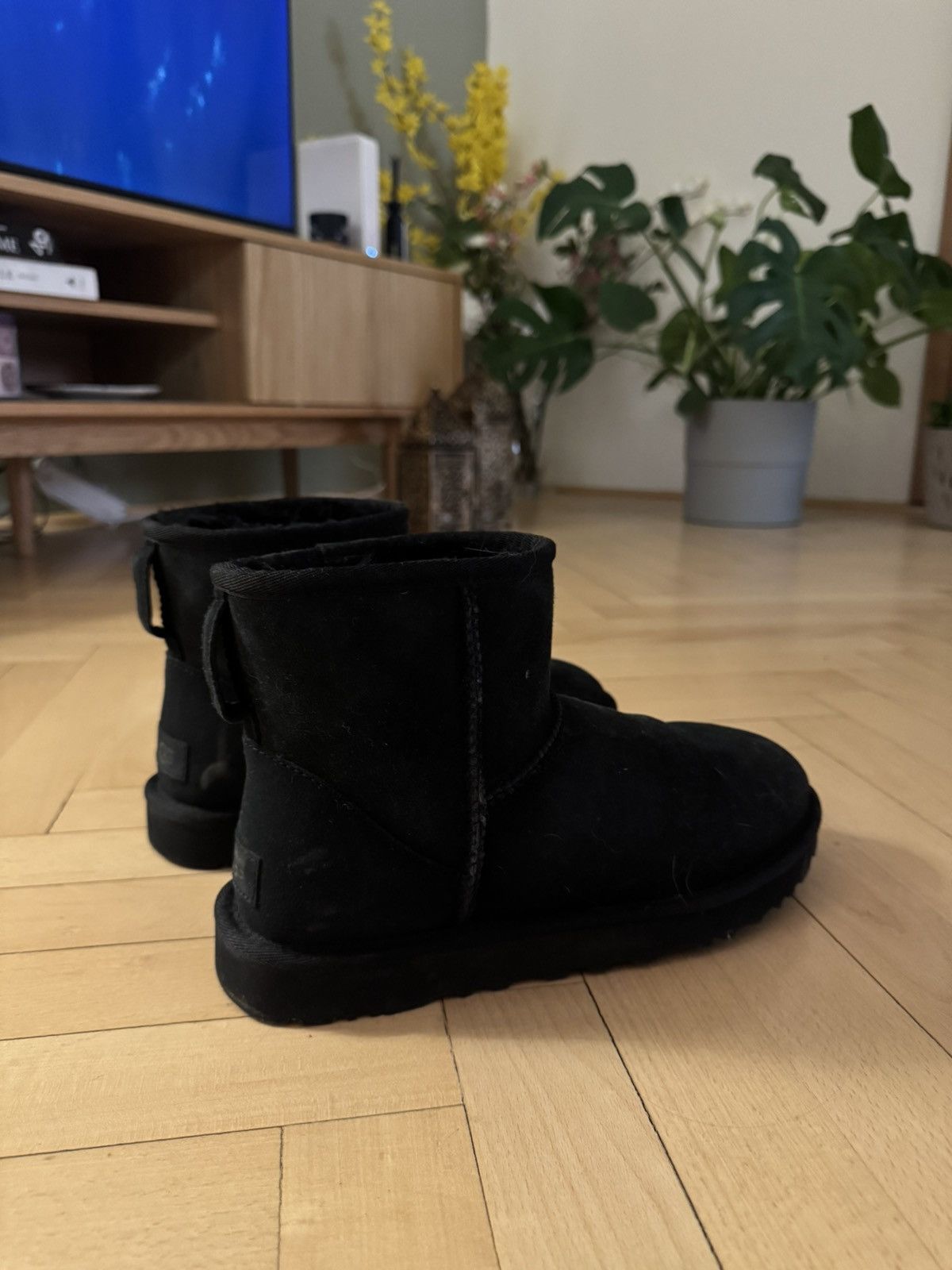Ugg Classic Mini Ugg Boots Size US 8 / IT 38 - 1 Thumbnail