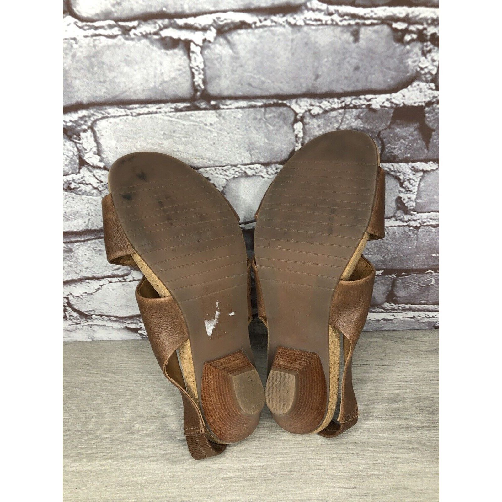 Other Ara Brown Leather Cross Strap Wooden Stacked Heel Sandals Wo Size US 8 / IT 38 - 9 Thumbnail