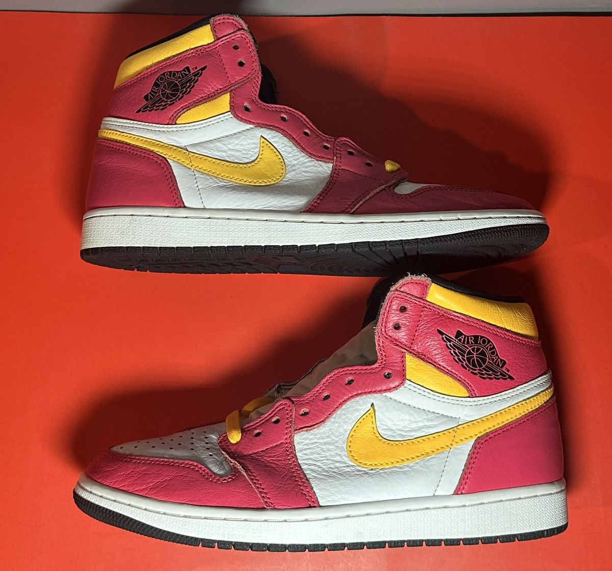 Jordan Brand Size 10 - Jordan 1 Retro High OG Light Fusion Red 2021 Size US 10 / EU 43 - 2 Thumbnail