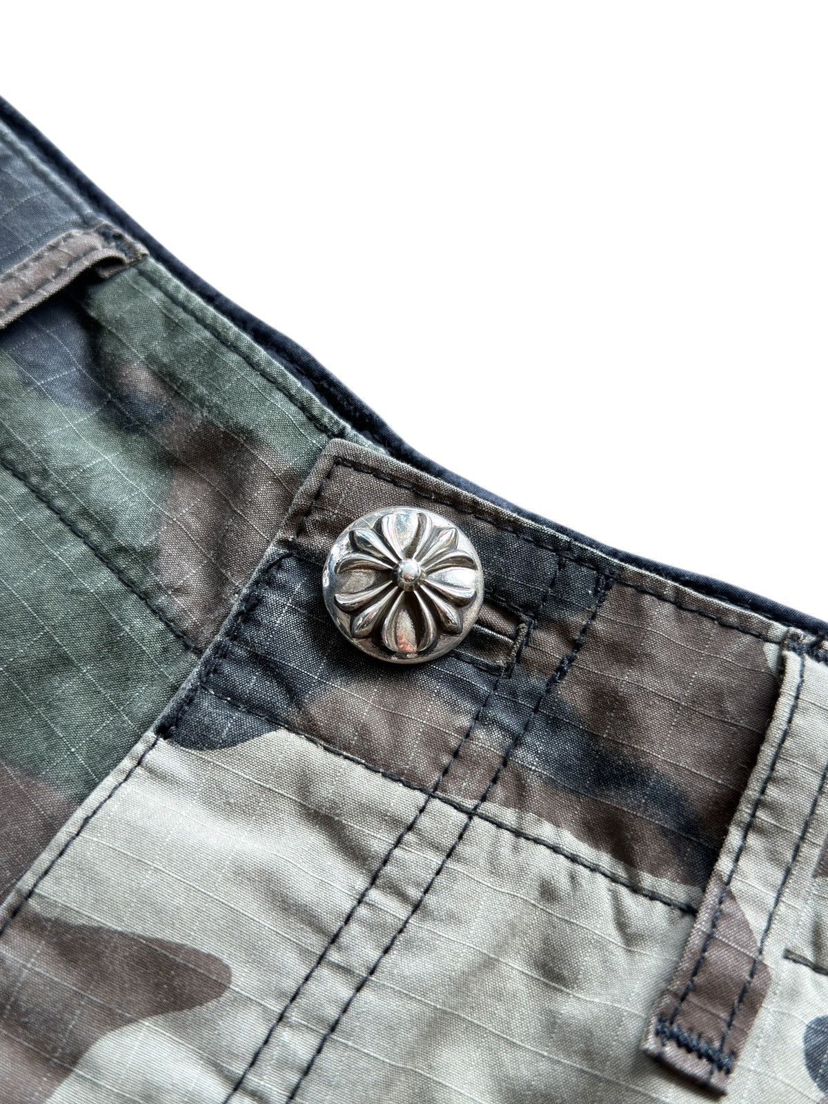 Chrome Hearts Chrome Hearts ‘Devil Dog’ Camo Cargo Shorts Size US 32 / EU 48 - 8 Thumbnail