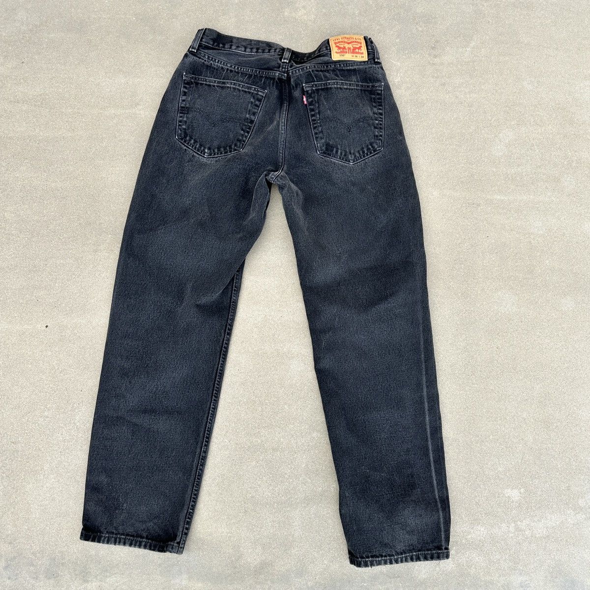 Levi's VINTAGE Levis 550 Jeans 33” Black Tapered Relaxed Denim USA Size US 33 - 4 Thumbnail