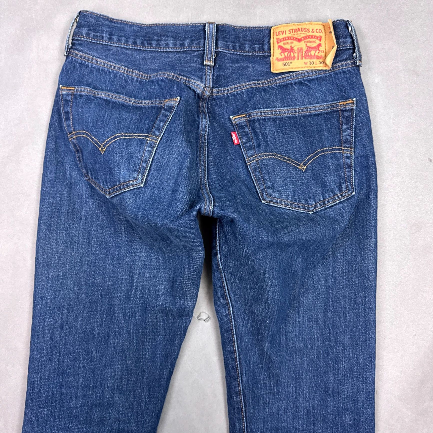 Levi's Levi's 501 Jeans Mens 30x30 Blue Button Fly Denim Straight Pants Jeans Size US 30 / EU 46 - 5 Thumbnail
