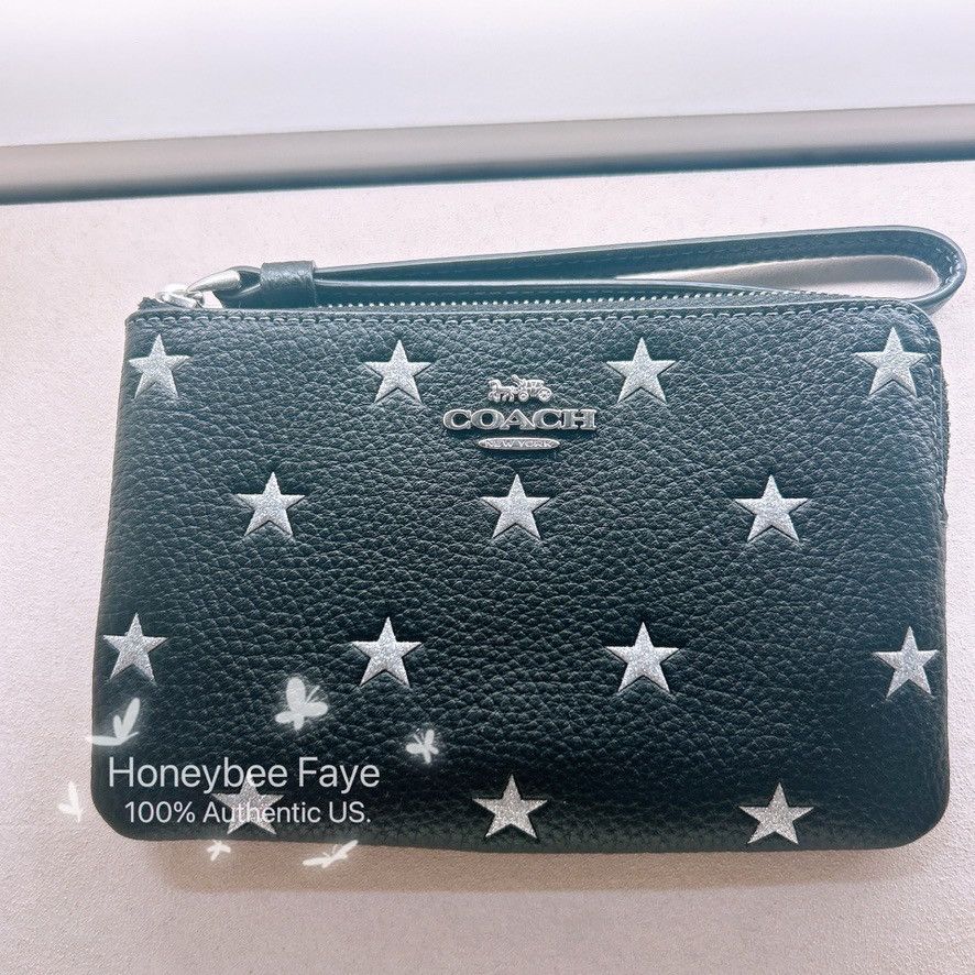 ♥️COACH Stars Corner Zip Wristlet hot with Stars Charm