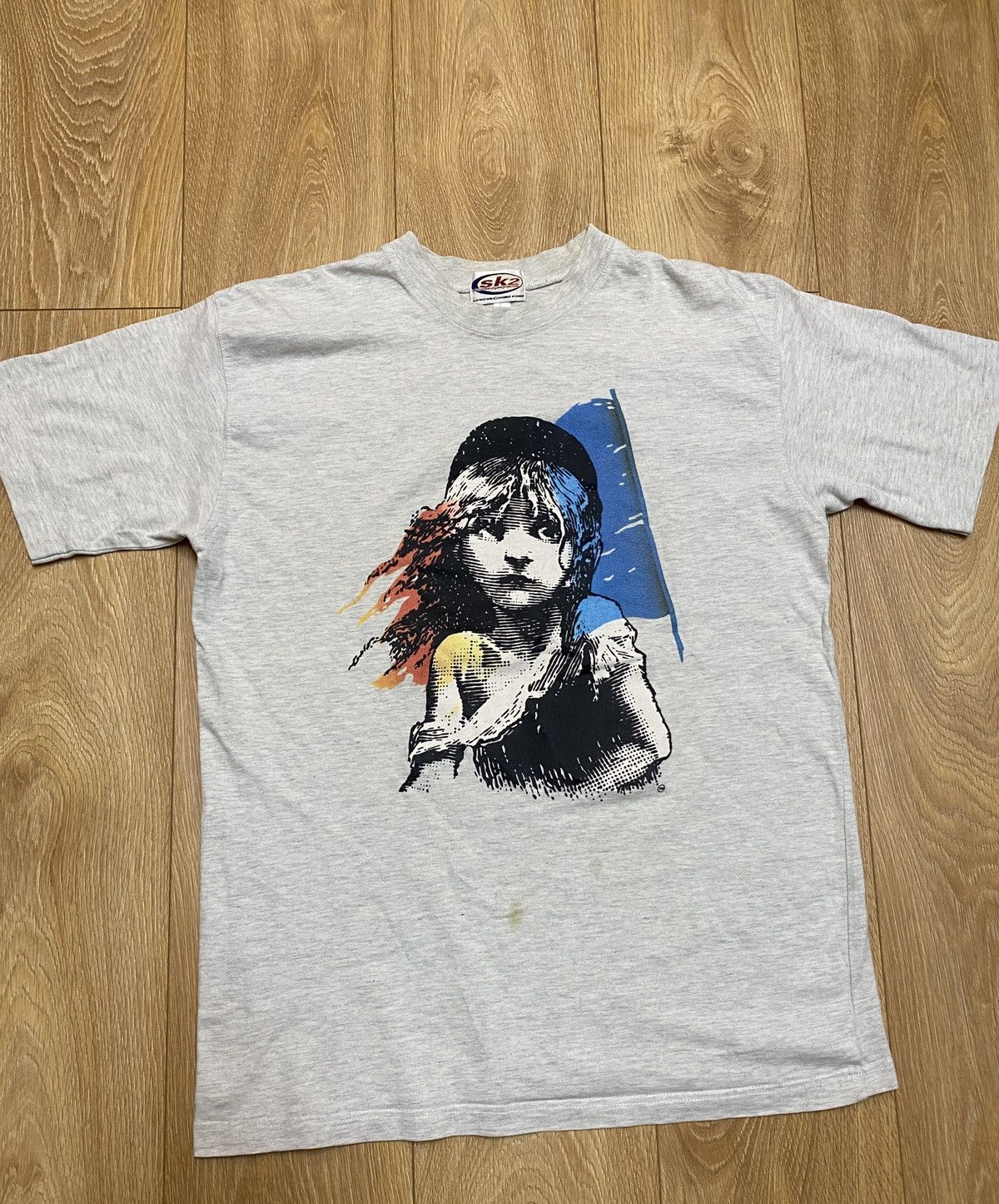 Vintage Vintage Les Miserables France Novel movie tee 90s Size US L / EU 52-54 / 3 - 1 Thumbnail
