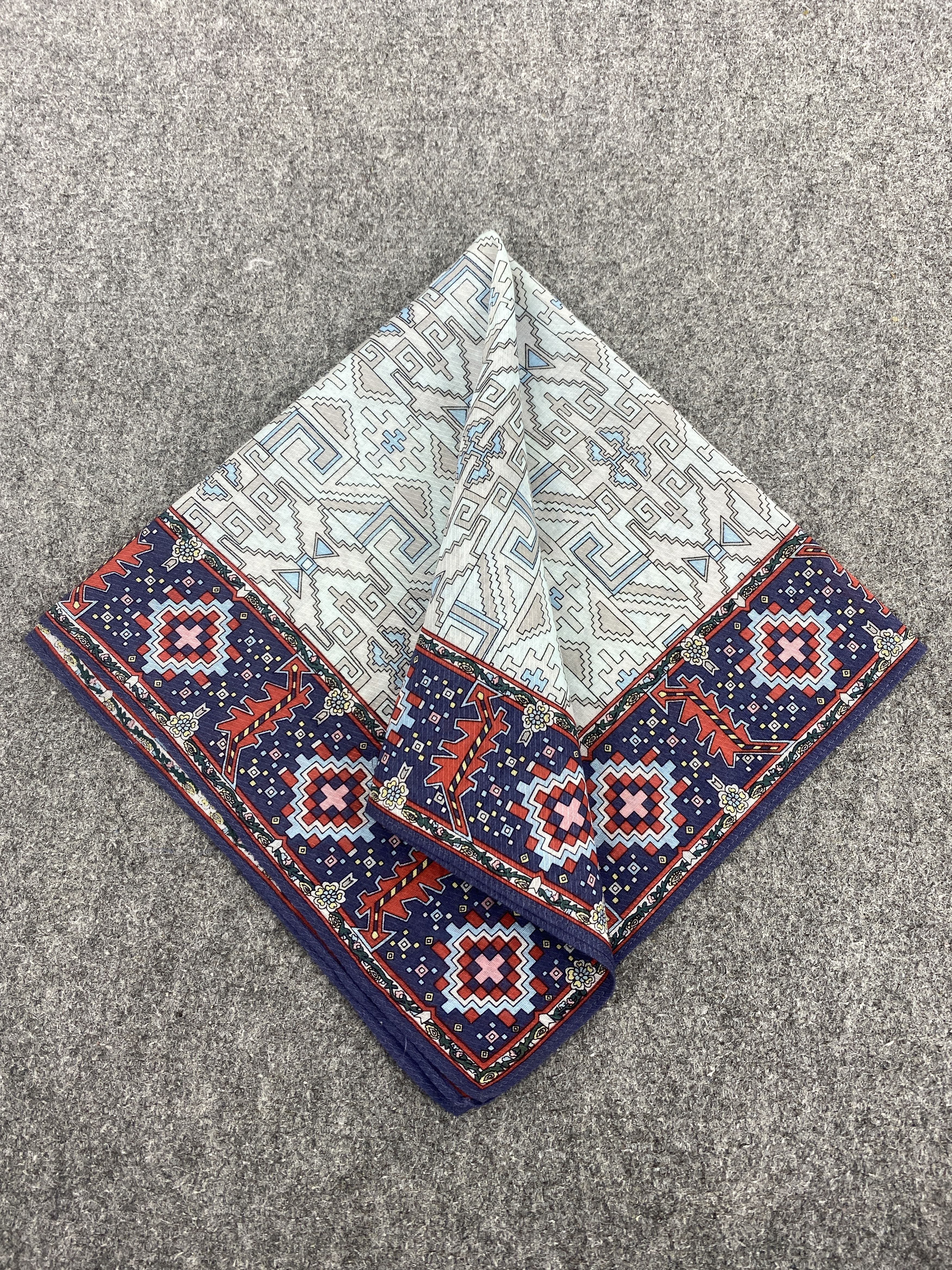Balenciaga Vintage Balenciaga Handkerchief / Neckerchief KT0298 Size ONE SIZE - 3 Thumbnail