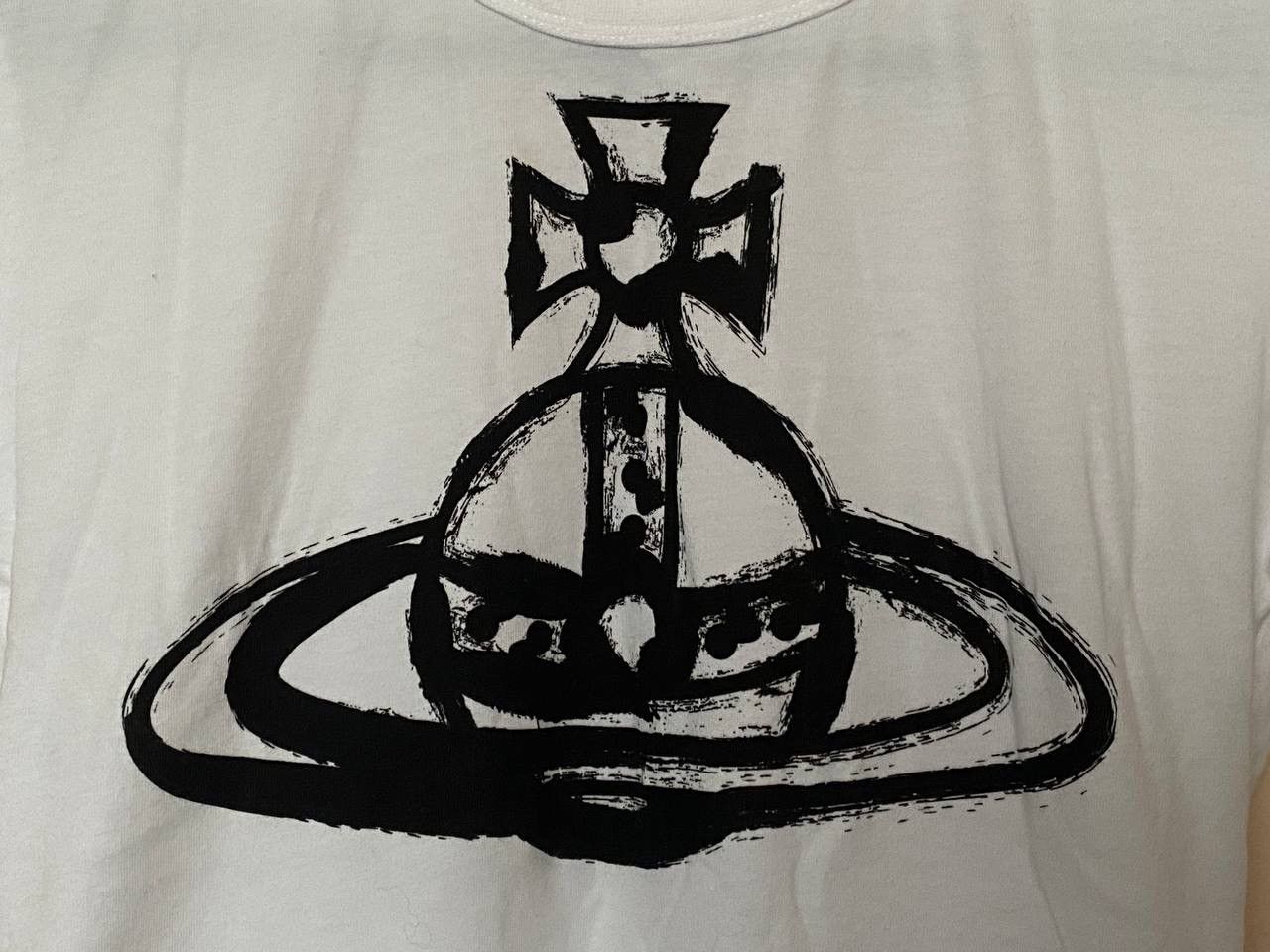 Vivienne Westwood Vivienne Westwood T-shirt Brushstroke Orb A401 Logo Size S / US 4 / IT 40 - 2 Thumbnail