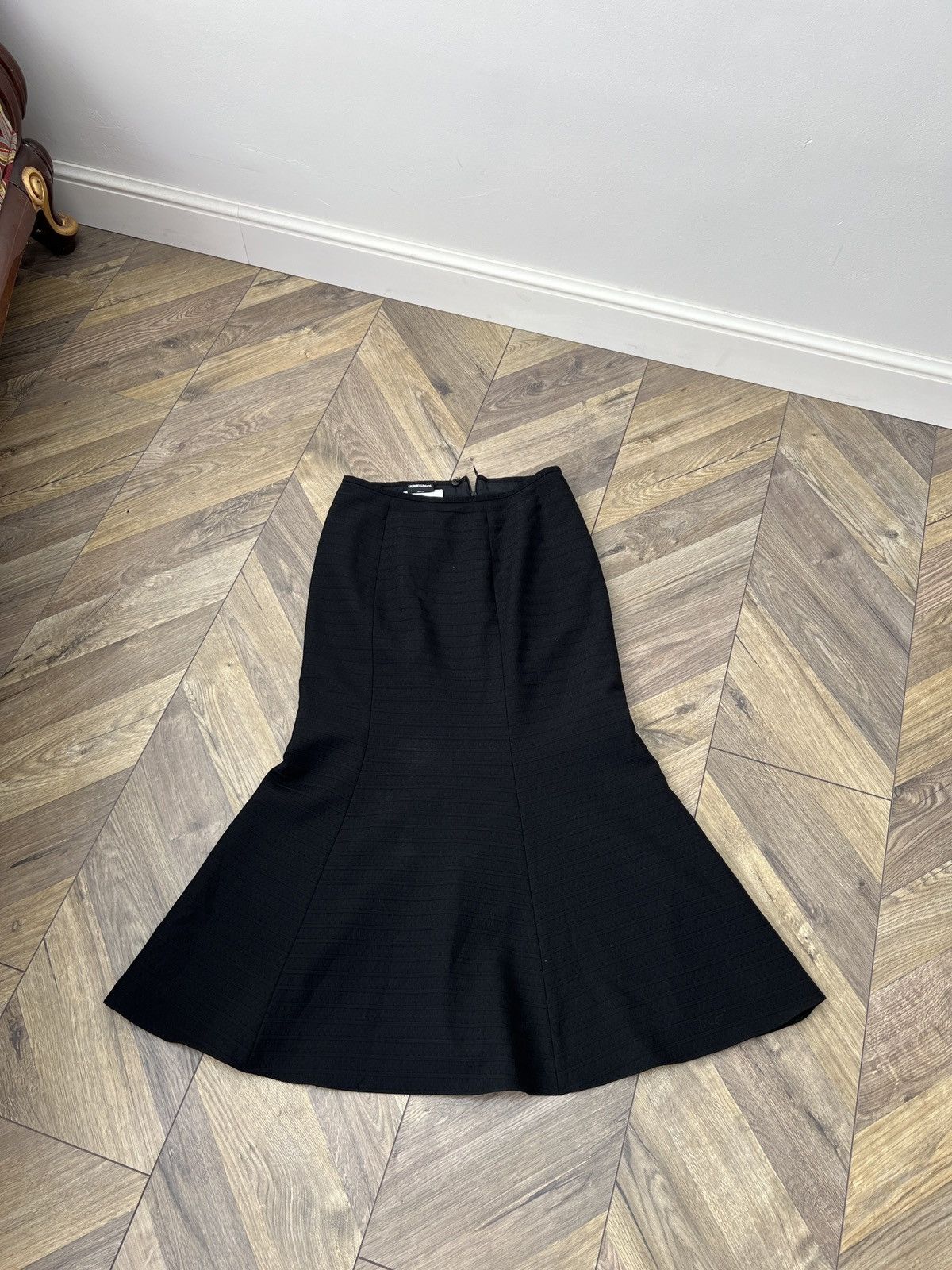 Giorgio Armani Vintage Giorgio Armani Black Flared Wool Skirt Size M / US 6-8 / IT 42-44 - 1 Thumbnail
