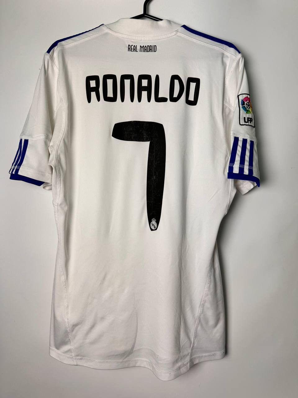 Adidas RONALDO REAL MADRID 2010 2011 HOME FOOTBALL SHIRT Size US L / EU 52-54 / 3 - 2 Thumbnail