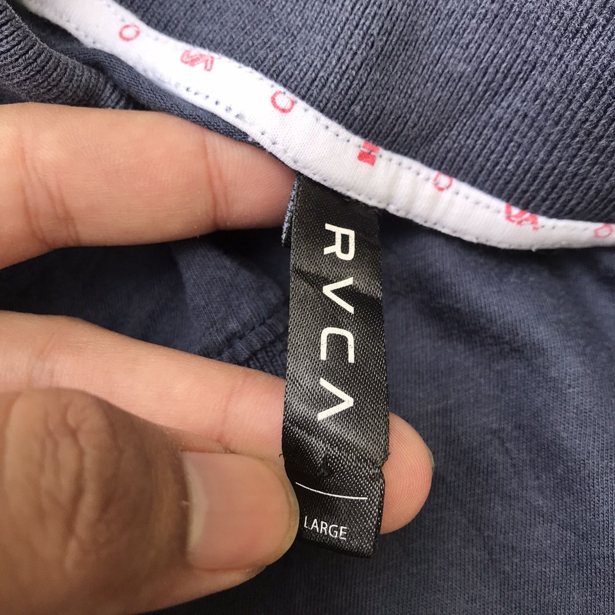 RVCA × Vintage Vintage Rvca Polo shirt Navy Blue Va Embroidered Logo Size US L / EU 52-54 / 3 - 11 Thumbnail