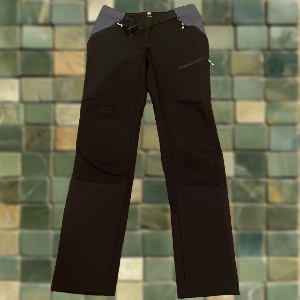 H&M VINTAGE H&M Water Repellent Utility Cargo Pants Black Sz 8 Pockets Buckle Belt Slim Women Regular Pants Size 30" / US 8 / IT 44 - 1 Thumbnail
