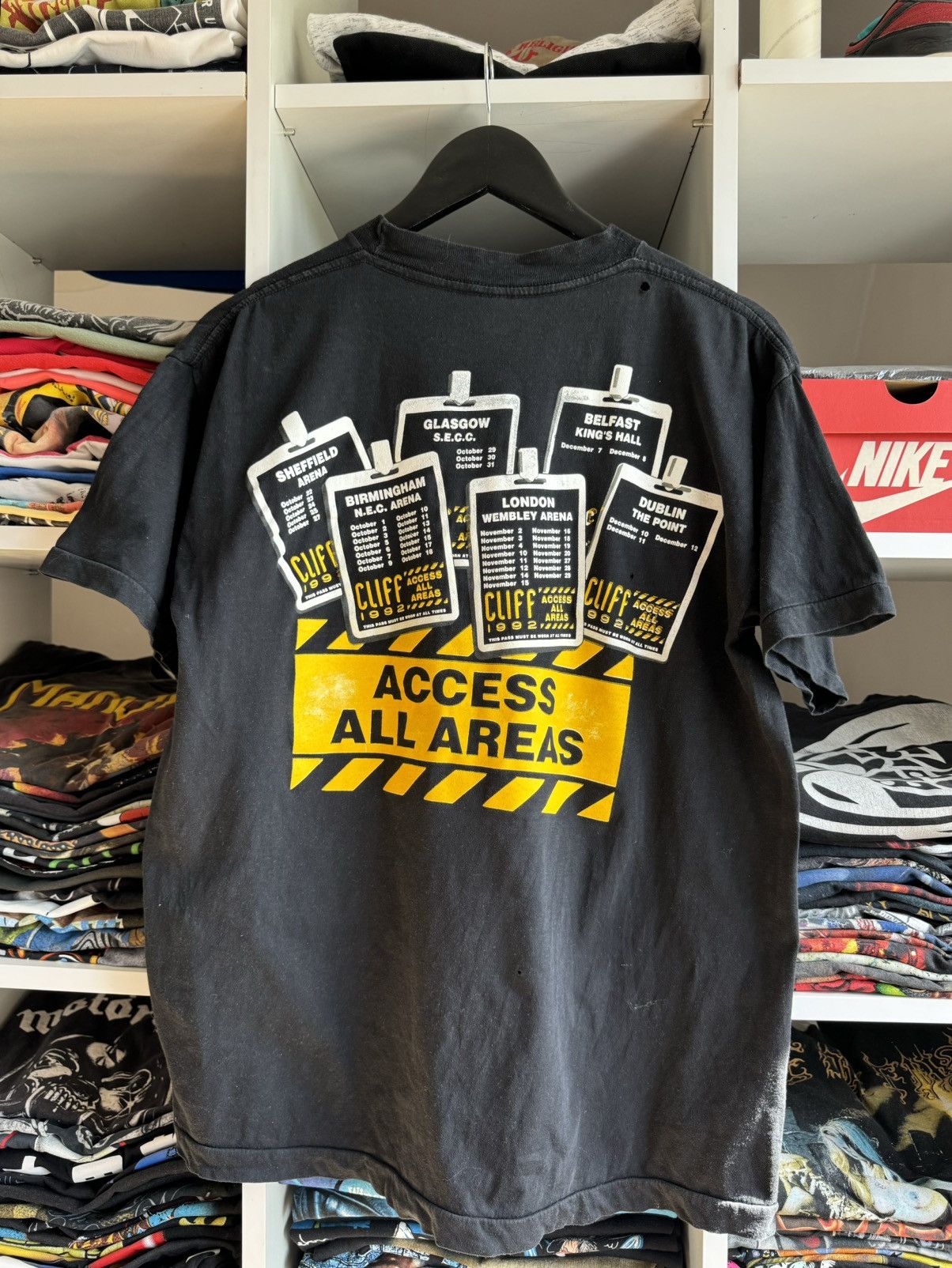 Band Tees × Vintage Vintage 1992 Cliff Richard Access All Areas Tour Tee Size US L / EU 52-54 / 3 - 4 Thumbnail