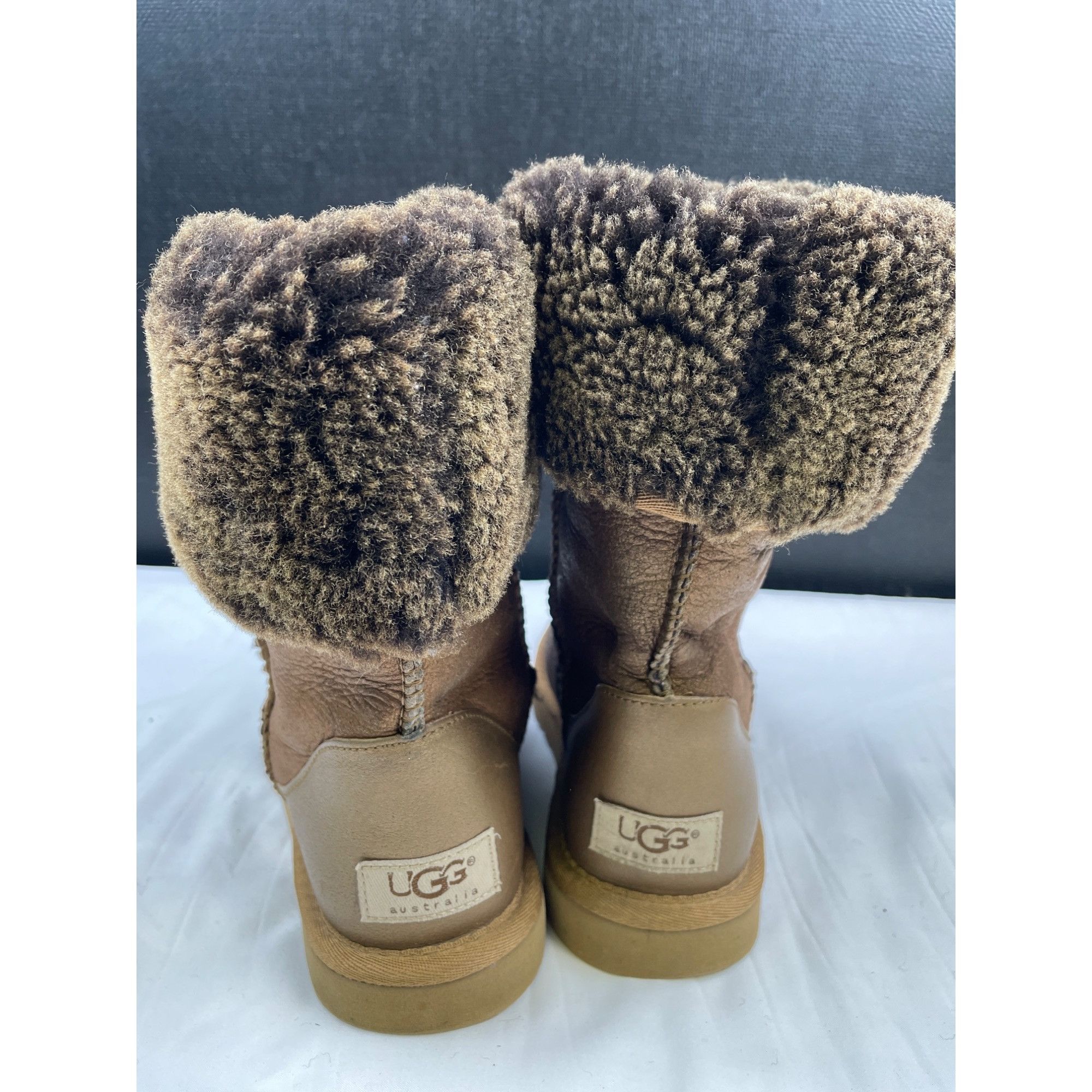 Ugg UGG Classic Women's Tall Metallic Sheepskin Boots/Shoes SIze Size US 5 / IT 35 - 5 Thumbnail