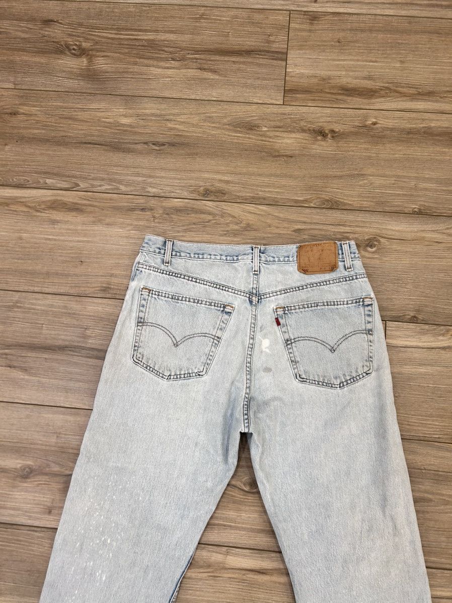 Levi's Light wash distressed Levi’s jeans Size US 36 / EU 52 - 3 Thumbnail