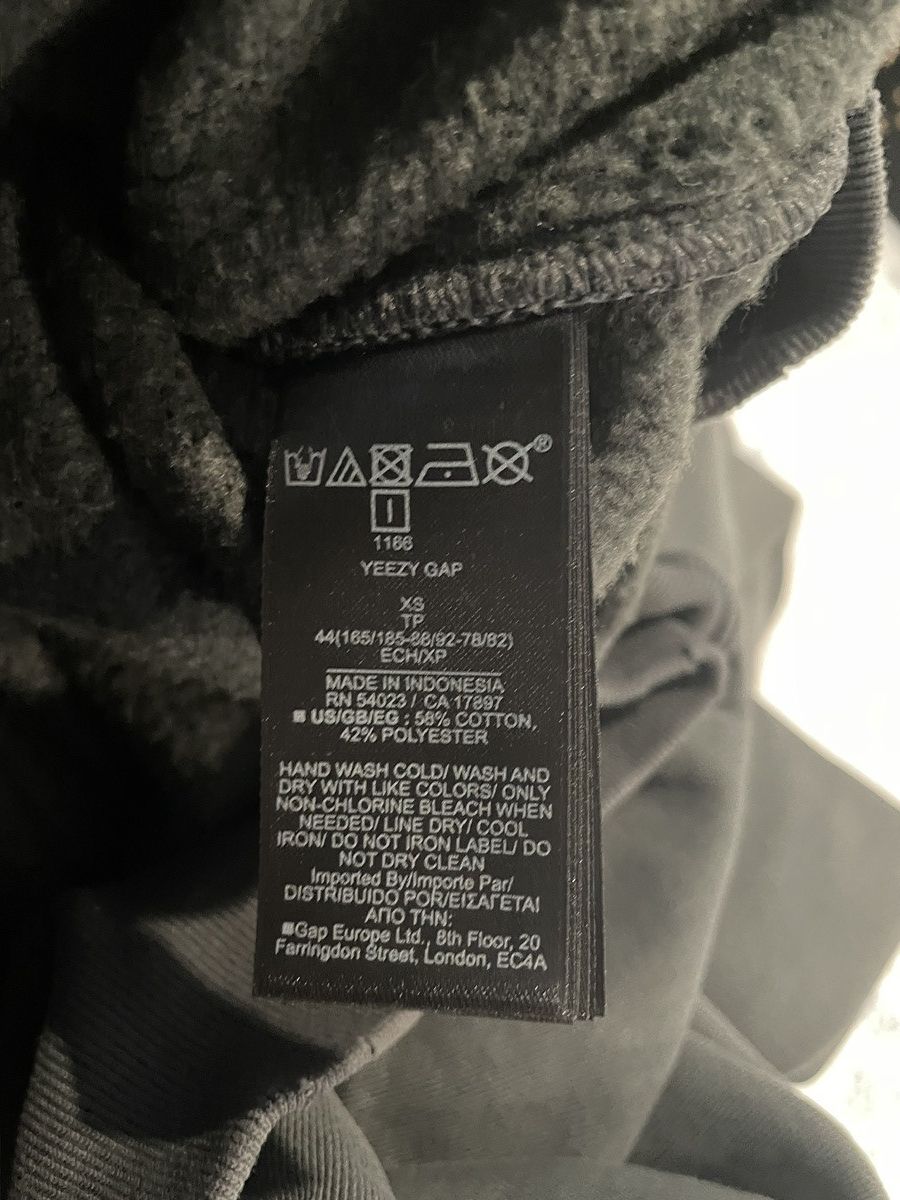 Balenciaga × Gap × Kanye West Yeezy Gap Balenciaga High Neck Distressed Mockneck Sweater Size US XS / EU 42 / 0 - 6 Thumbnail