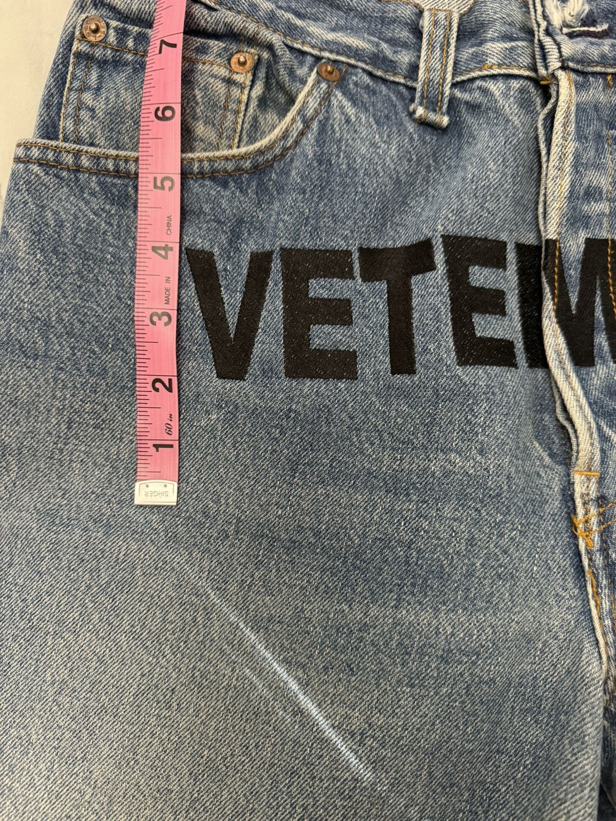 Vetements Vetements Levi’s Logo Jeans Size US 30 / EU 46 - 9 Thumbnail