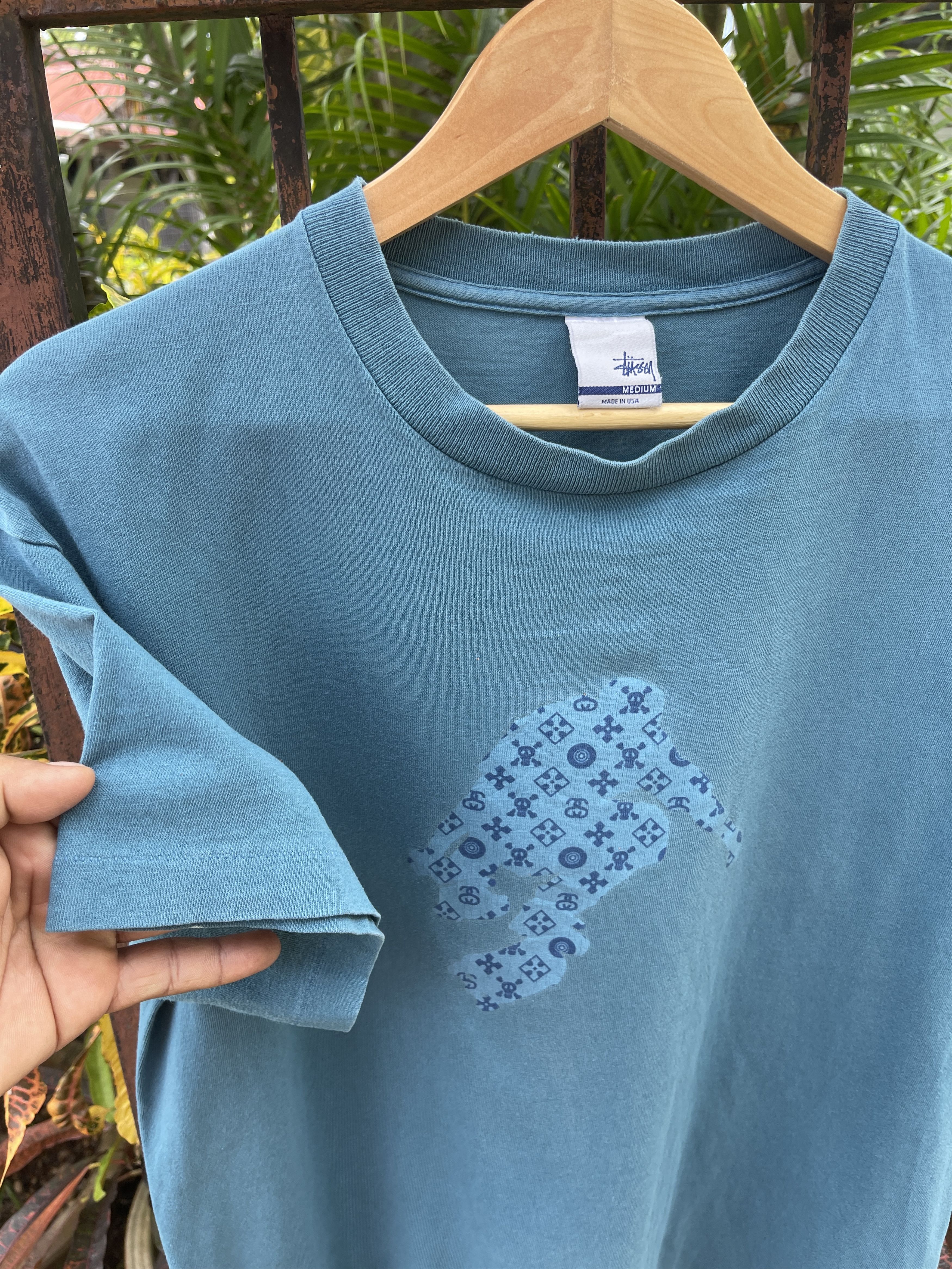 Stussy Last Drop🔥Rare🔥Vintage 90s Stussy Skateboards Monogram Tee Size US M / EU 48-50 / 2 - 3 Thumbnail