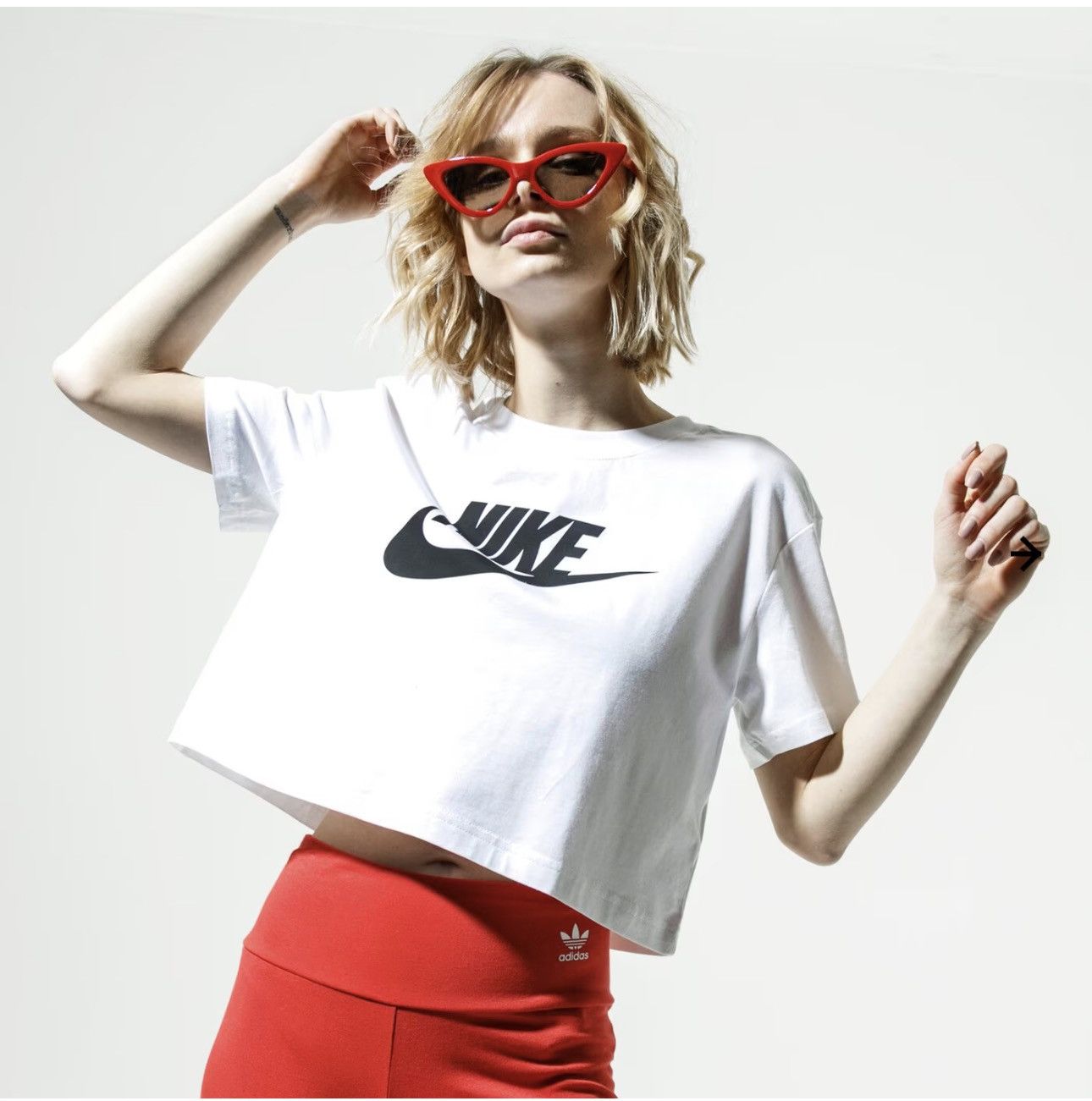 Nike NIKE T-SHIRT SPORTSWEAR ESSENTIAL Size XS / US 0-2 / IT 36-38 - 1 Thumbnail