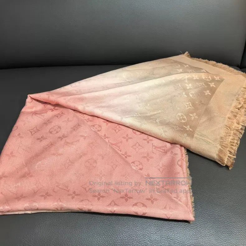 Louis Vuitton Louis Vuitton Gradient cashmere scarf Size ONE SIZE - 2 Thumbnail
