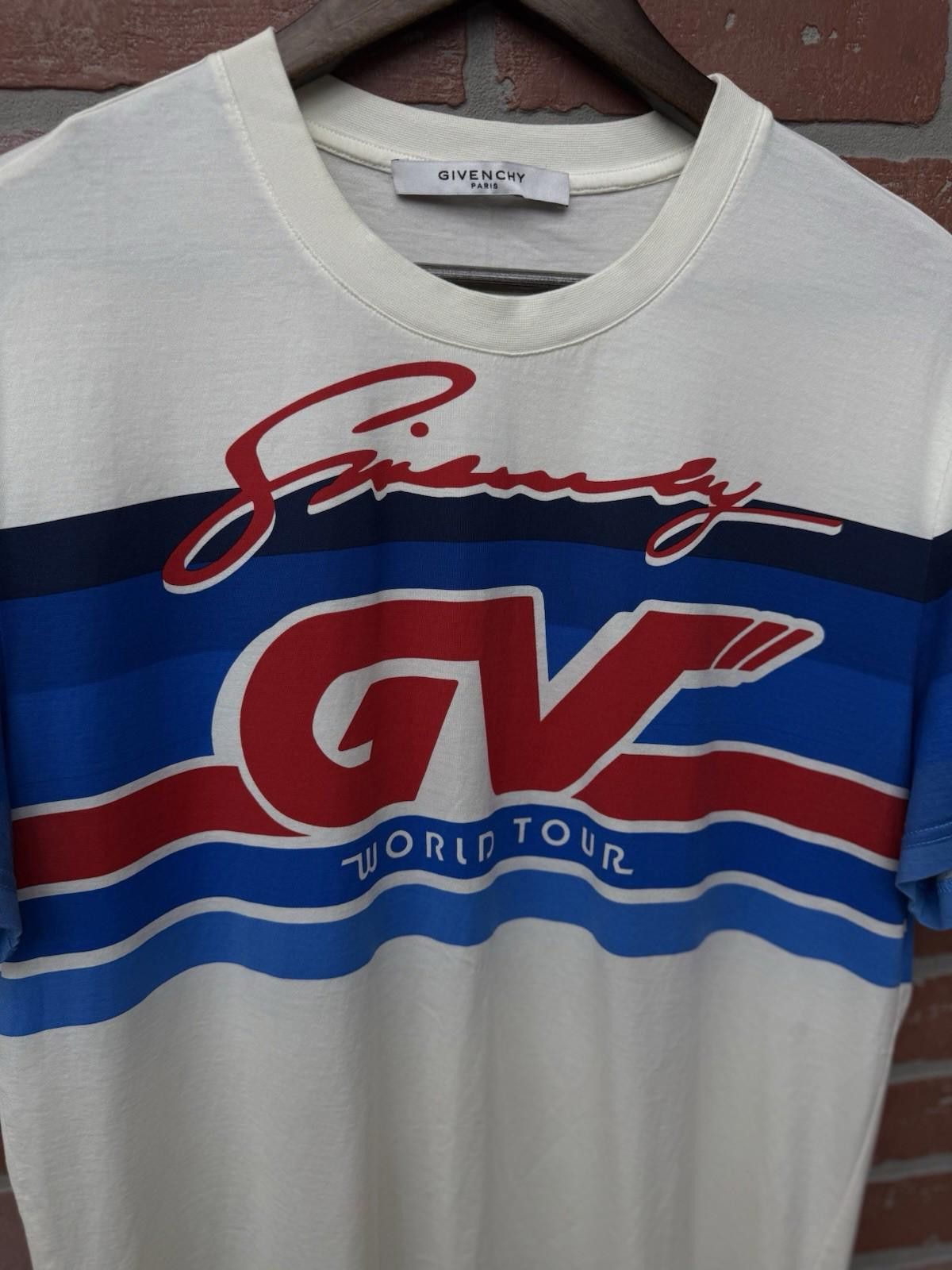 Givenchy GIVENCHY T-shirt White/Blue/Red Men’s Size Large Authentic Size US L / EU 52-54 / 3 - 9 Thumbnail
