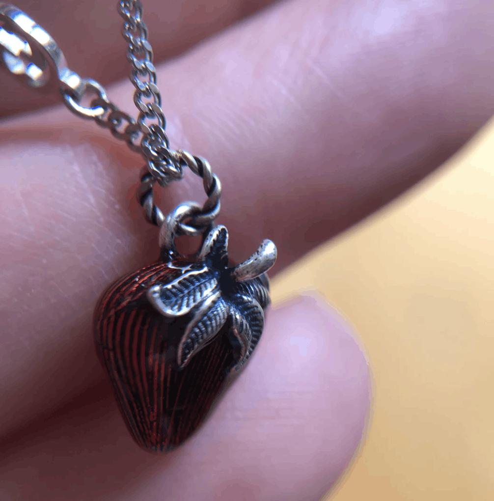 Gucci Gucci Interlocking GG Strawberry Necklace in Sterling Silver Size ONE SIZE - 7 Thumbnail