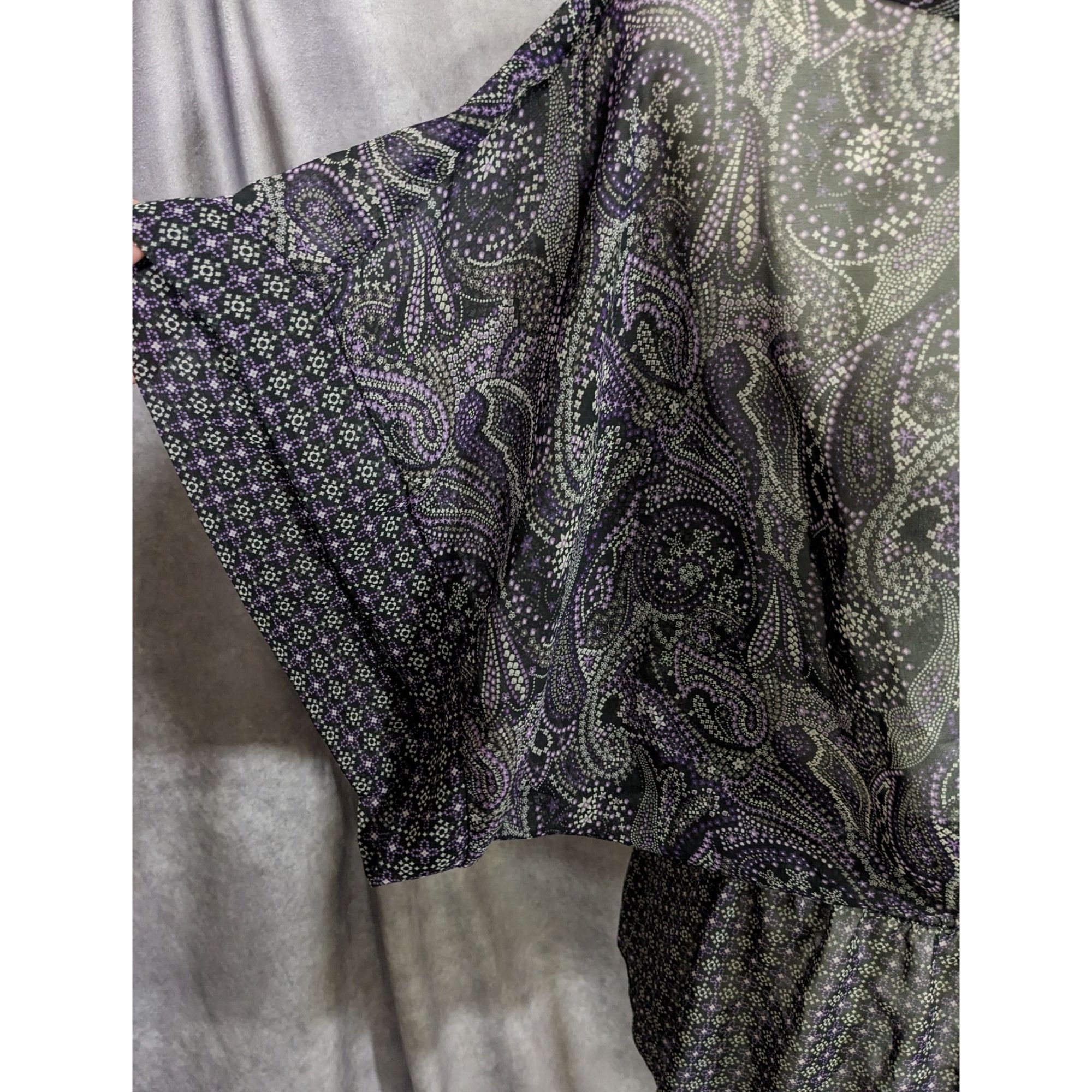Bcbgmaxazria Boho Chic Sheer Paisley Top by Miley Cyrus x BCBG Maxazria Size M / US 6-8 / IT 42-44 - 8 Thumbnail