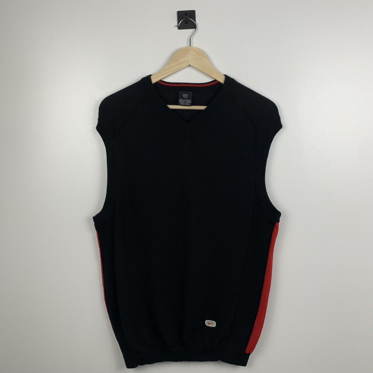 Nike Vintage Nike Golf Swoosh Gilet Vest Men's Size L Tank Top Size US L / EU 52-54 / 3 - 1 Thumbnail