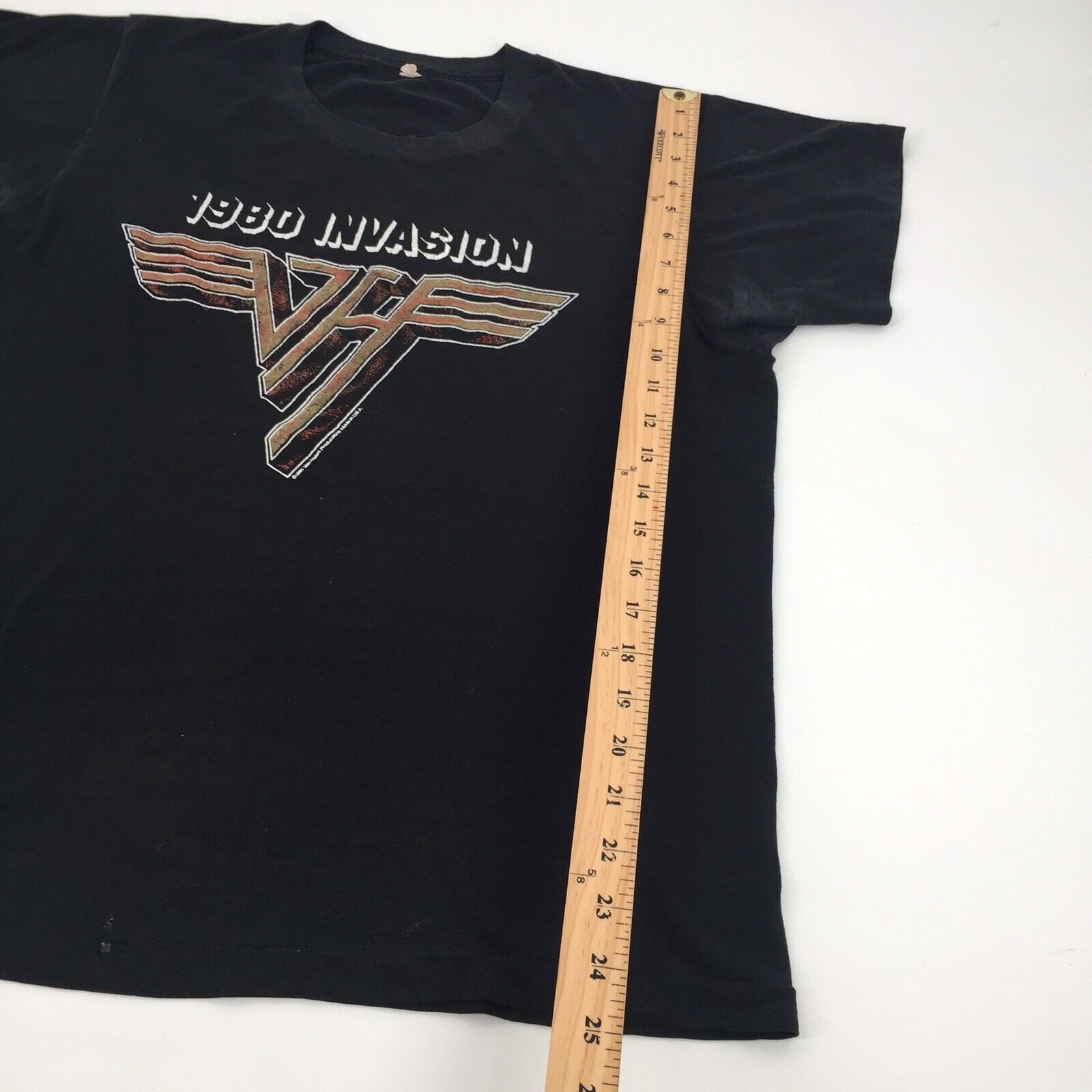 Vintage Vintage 1980 Van Halen Invasion Tour Band T-Shirt Size US L / EU 52-54 / 3 - 7 Thumbnail