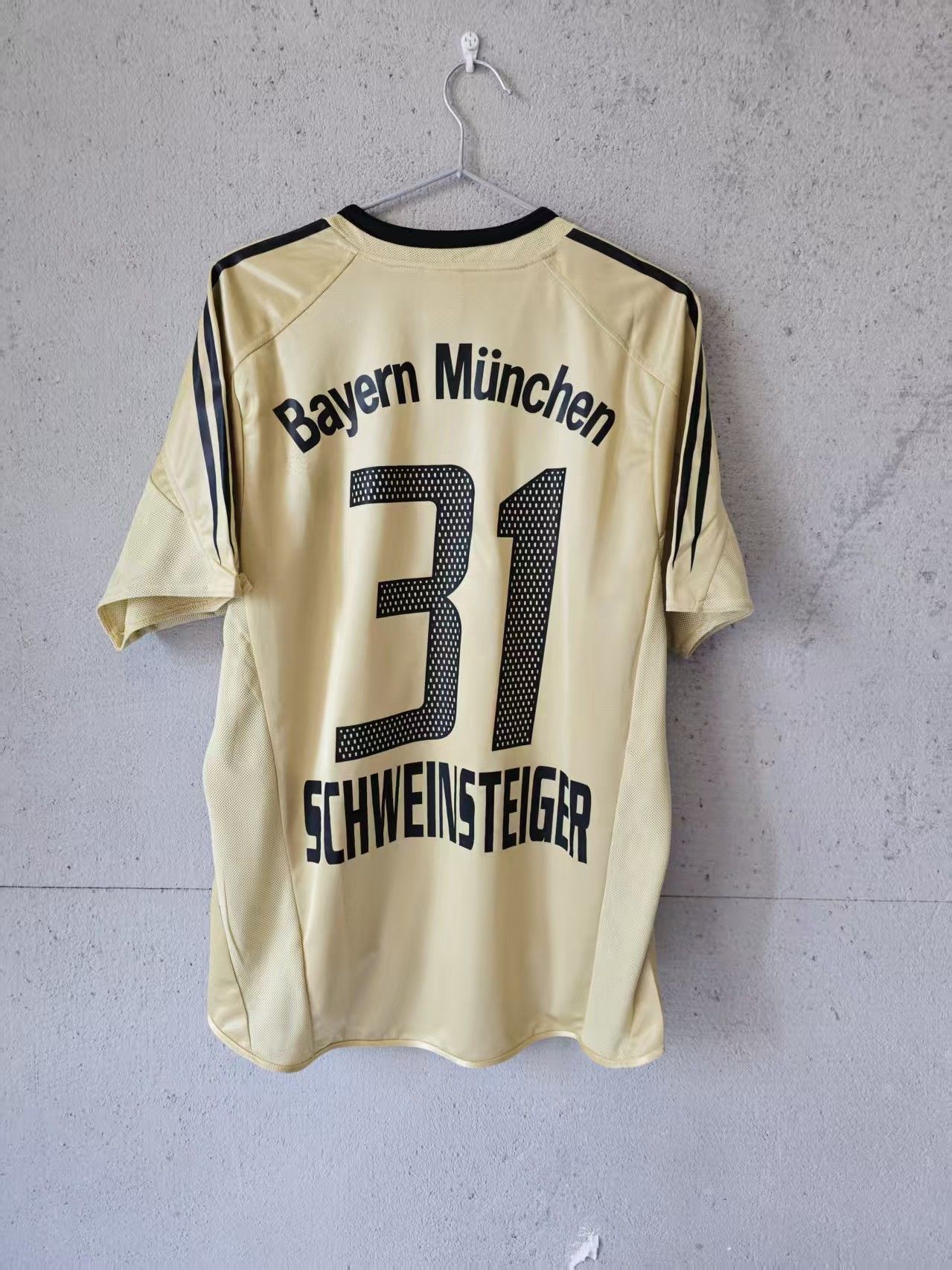 Other 2004 2005 Bayern Munich #31 Schweinsteiger Jersey Size US S / EU 44-46 / 1 - 1 Thumbnail