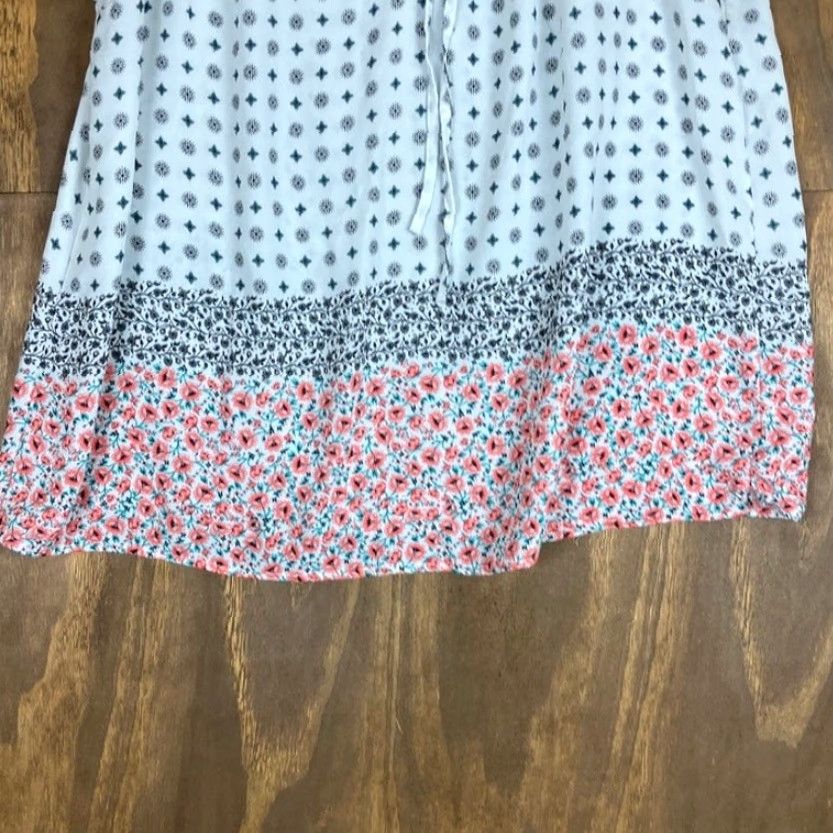 Torrid Torrid Blouse White Floral 2X Short Sleeve Front Tie Off the Shoulder Flutter Sleeve Chiffon Lightweight Casual Workwear Womens Size XXL / US 16-18 / IT 52-54 - 3 Thumbnail