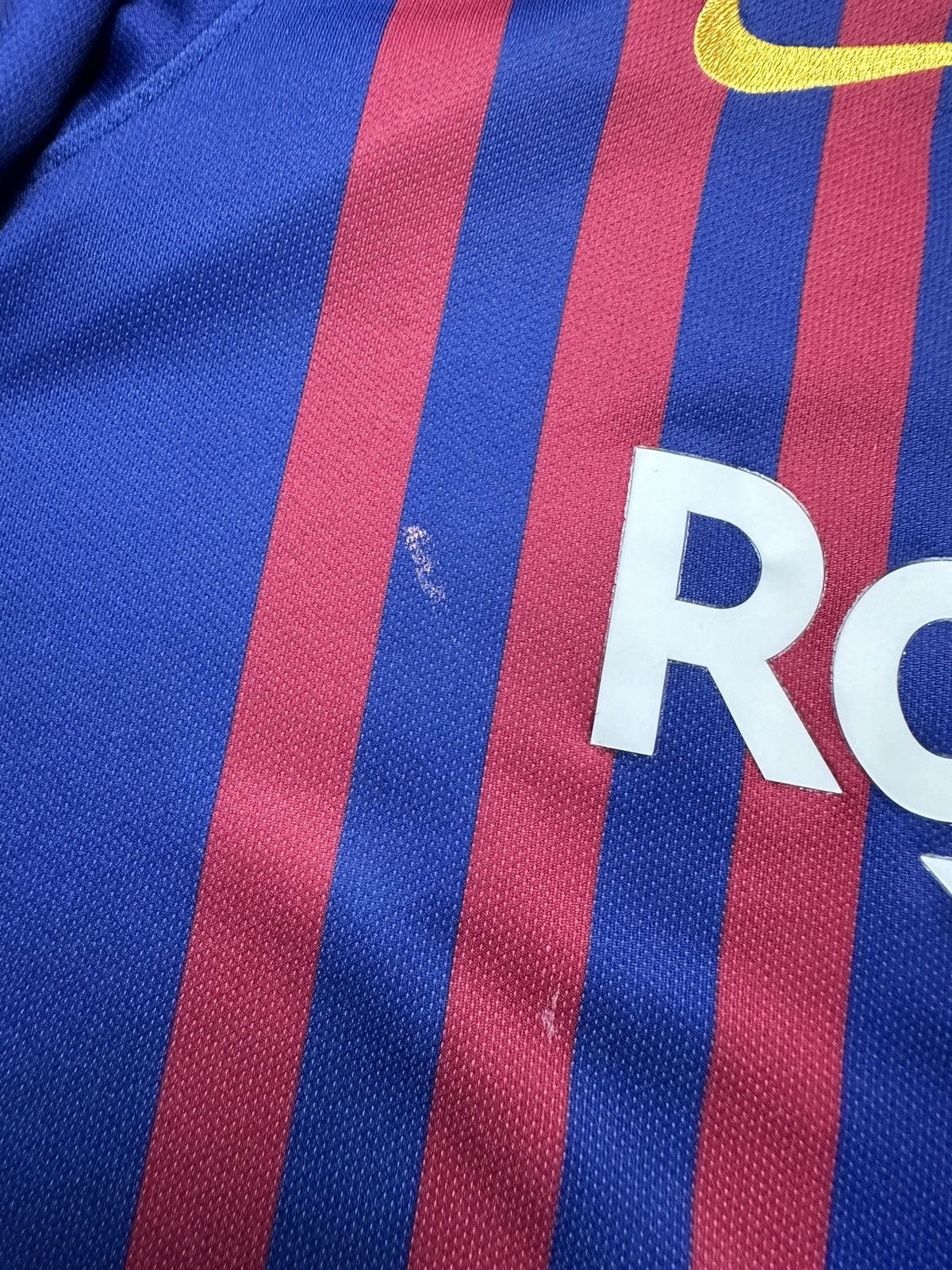 Nike × Vintage Vintage Nike Barcelona 10 Messi soccer jersey size L Size US L / EU 52-54 / 3 - 4 Thumbnail
