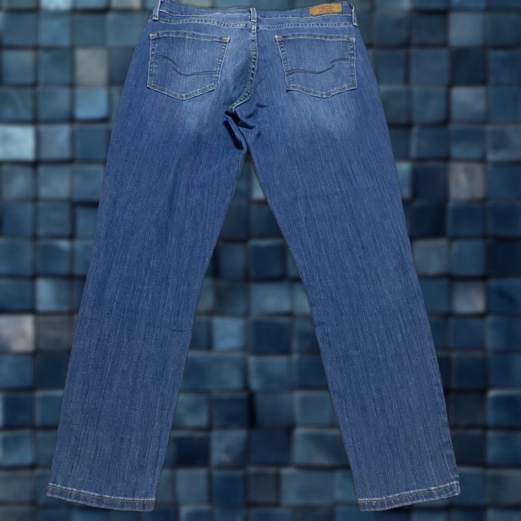 Levi's Levi's Signature Jeans Womens 10 Blue Mid Rise Skinny Crop Pant Regular 5-Pocket Denim Athletic? Size 30" / US 8 / IT 44 - 1 Thumbnail