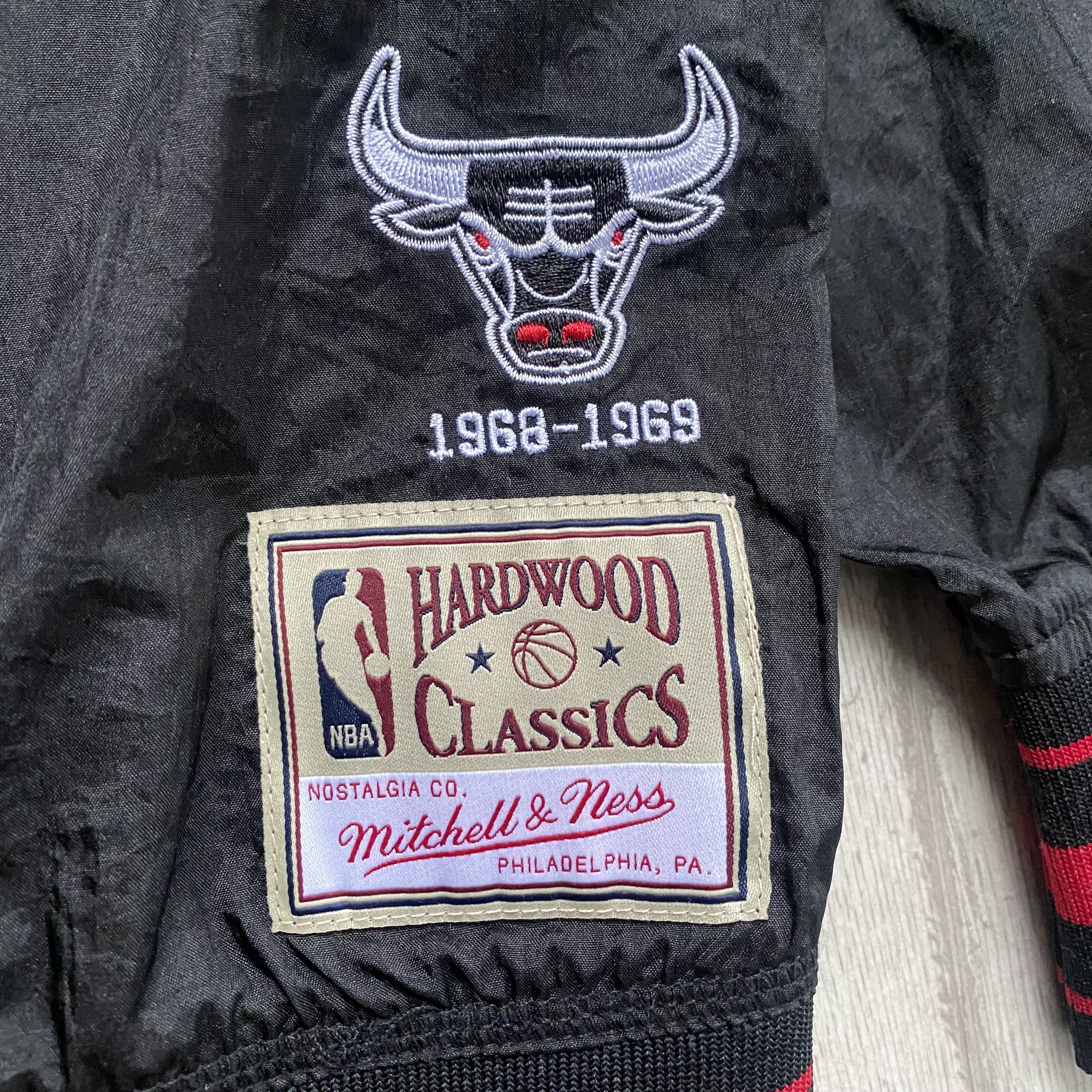 Mitchell & Ness 🏀 NBA Chicago Bulls Nylon Sweatshirt Drill Vintage style Size US M / EU 48-50 / 2 - 7 Thumbnail