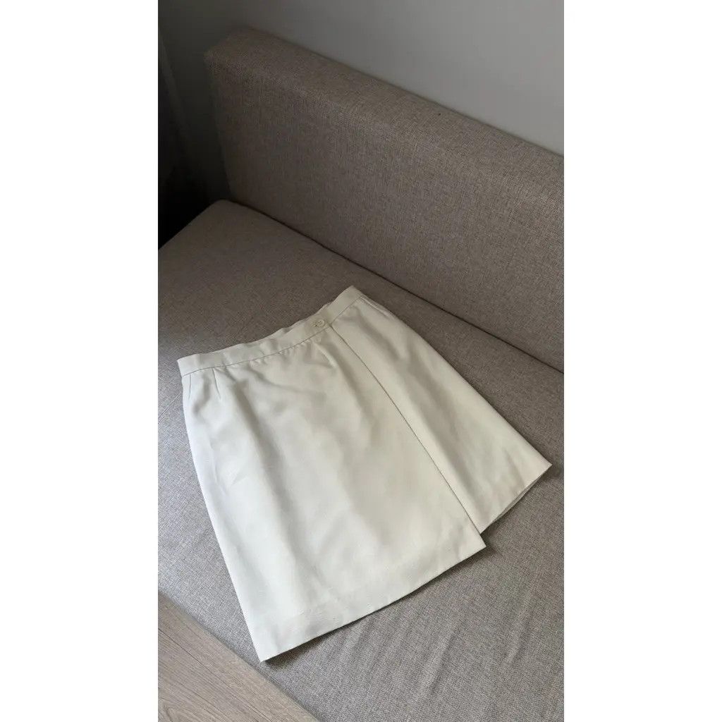 Yves Saint Laurent Yves Saint Laurent Variation Skirt Suit Set Ivory Size FR40 Size 28" / US 6 / IT 42 - 9 Thumbnail