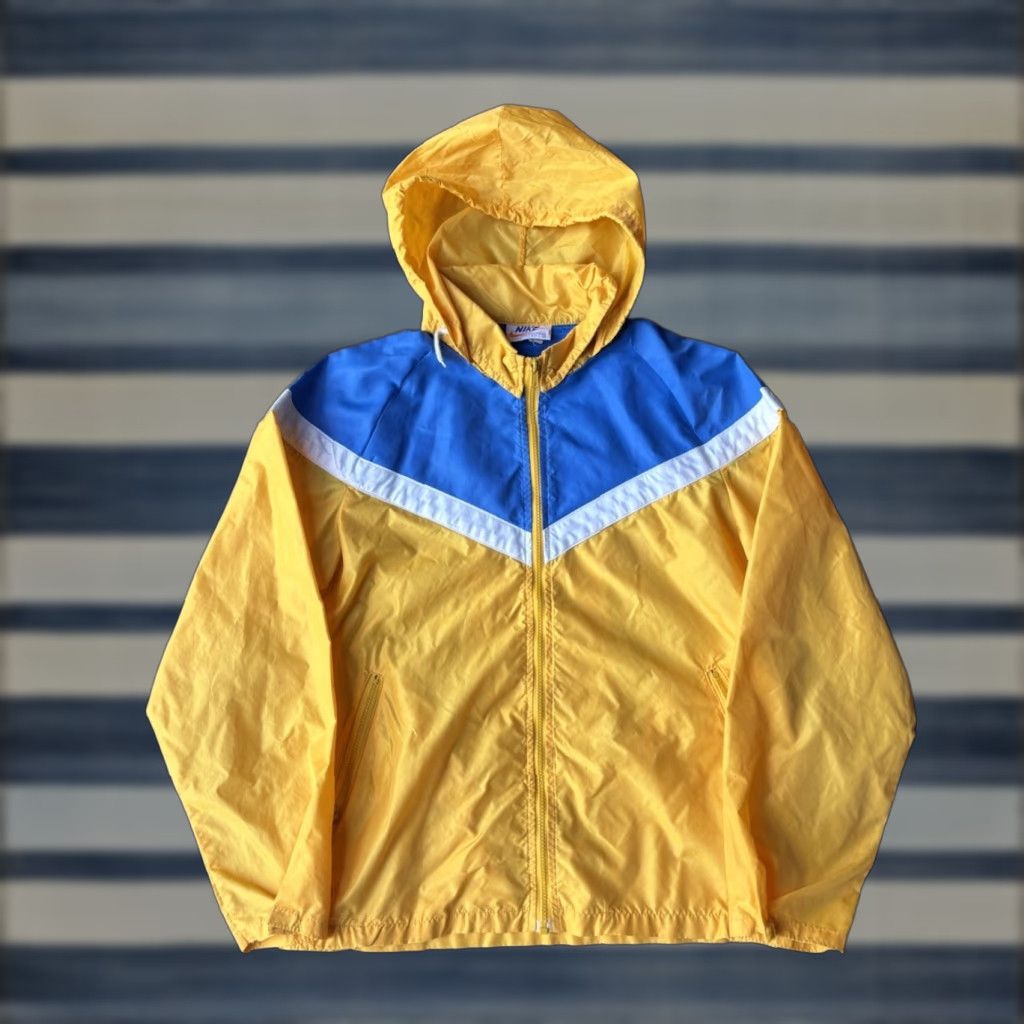 Nike VINTAGE Nike UCLA Full Zip Windbreaker Jacket M Yellow USA Windbreaker Mens Size US M / EU 48-50 / 2 - 1 Thumbnail