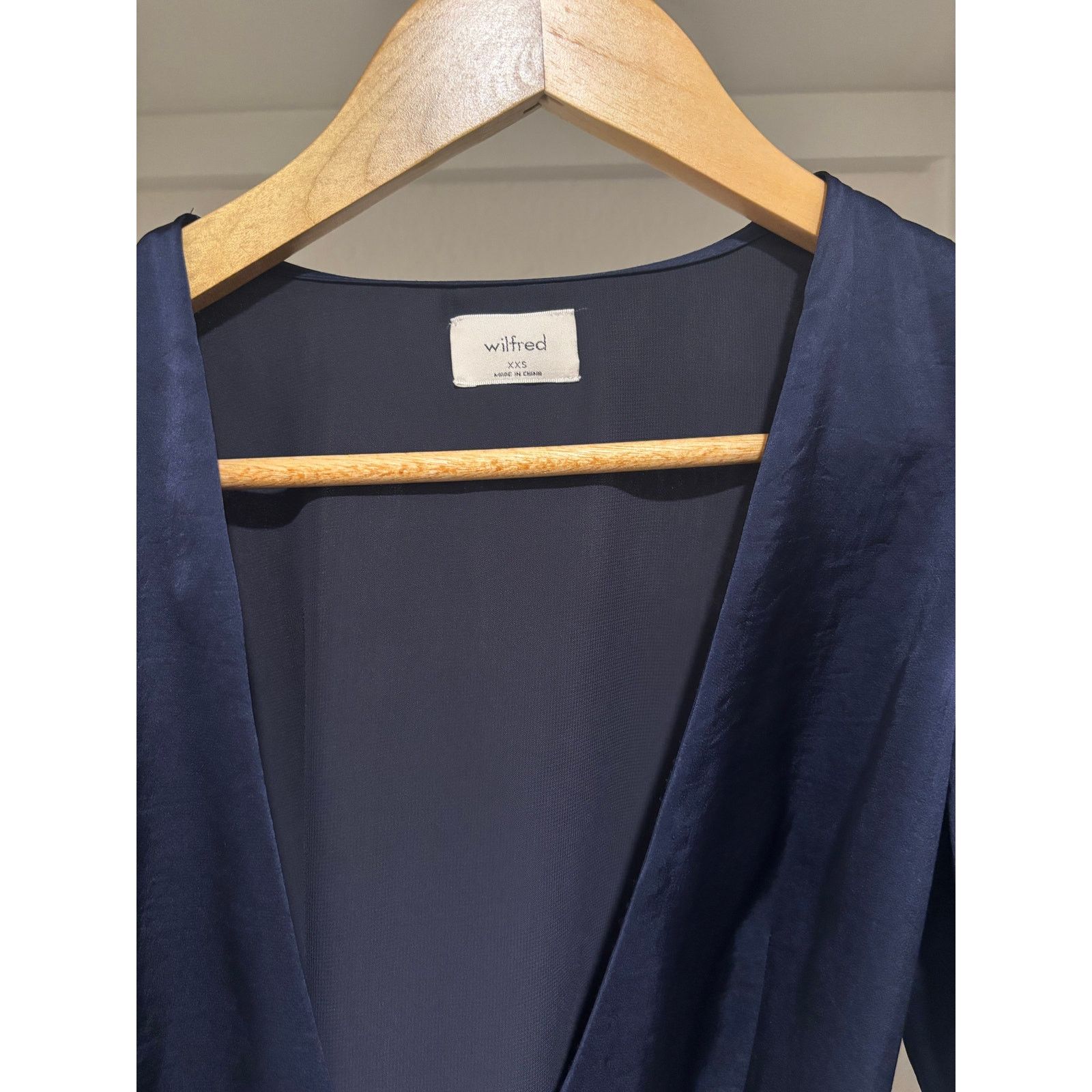 Aritzia NWOT Aritzia Wilfred Free Lune navy blue wrap dress XXS Size XS / US 0-2 / IT 36-38 - 6 Thumbnail