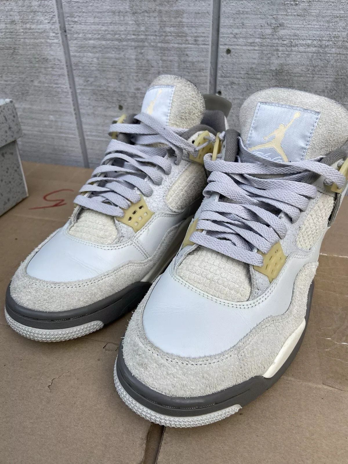 Nike Size 9 Men's Nike Air Jordan Retro 4 SE Craft Photon Dust Size US 9 / EU 42 - 5 Thumbnail